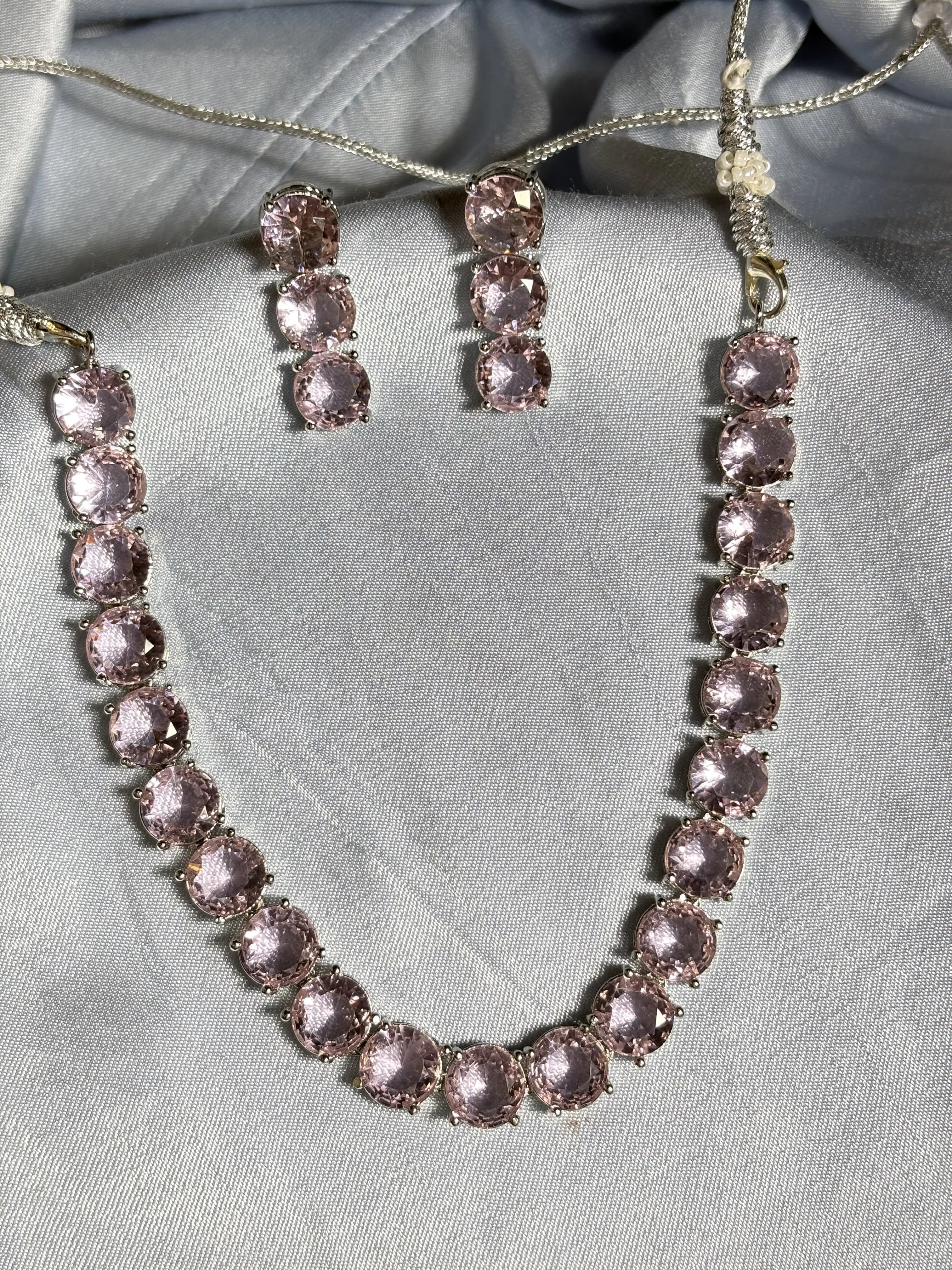 Lila Pink Sapphire Choker