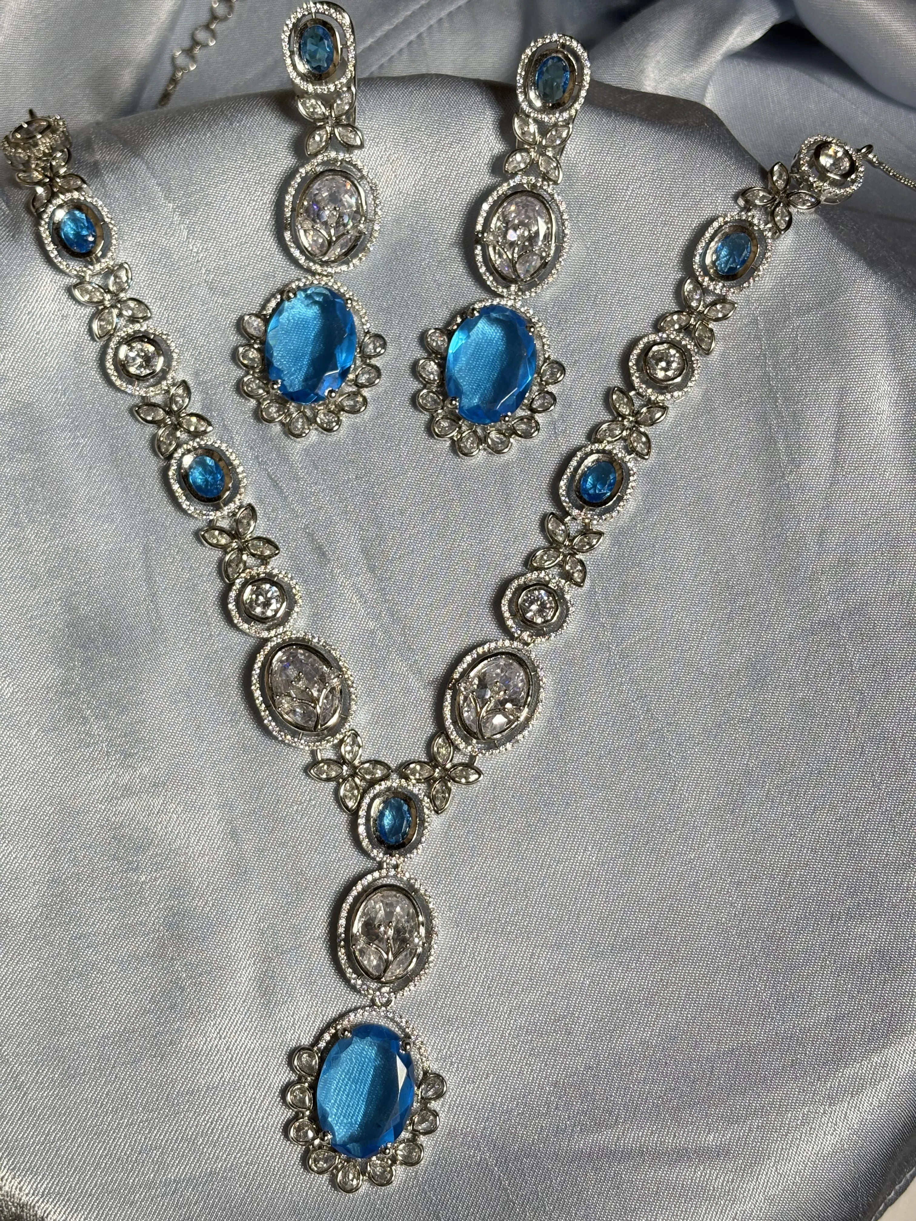 Aquamarine Beruj Dream Necklace Set