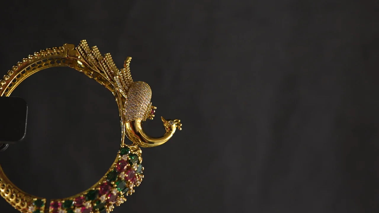 Ruby–Emerald Peacock Kada