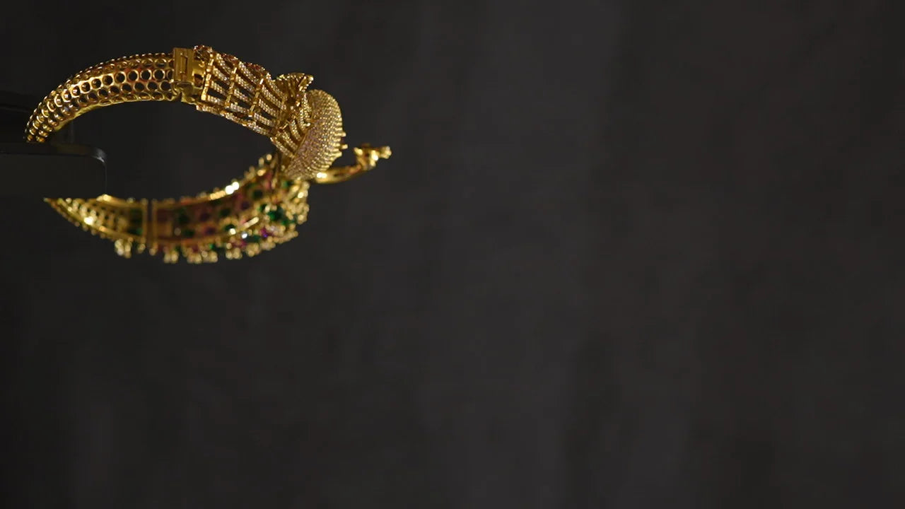 Ruby–Emerald Peacock Kada