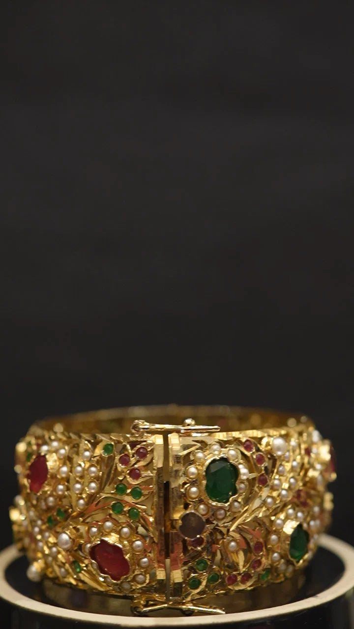 Kamalini Red Green Jadau Kada