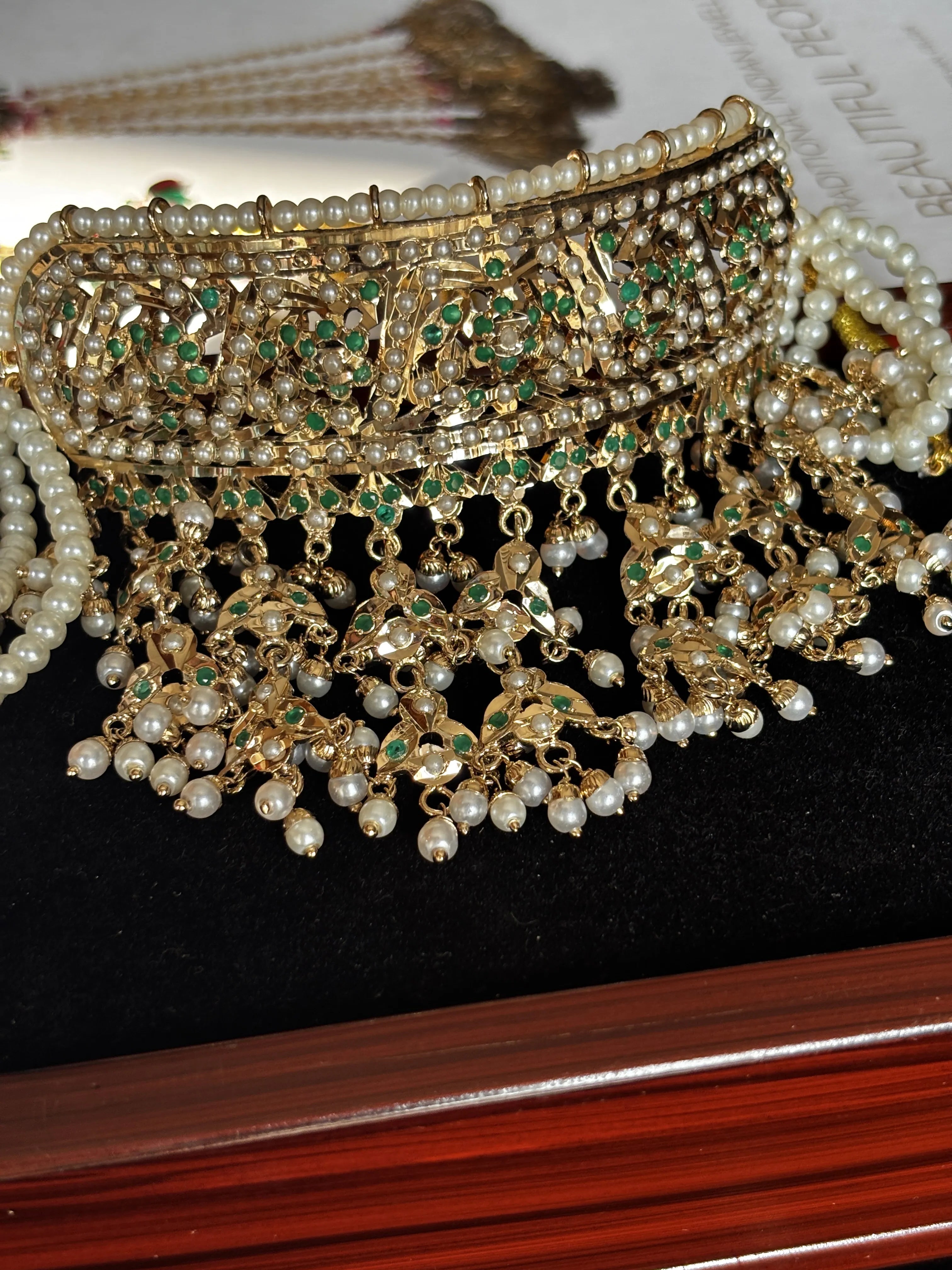 Alankar Jadau Choker