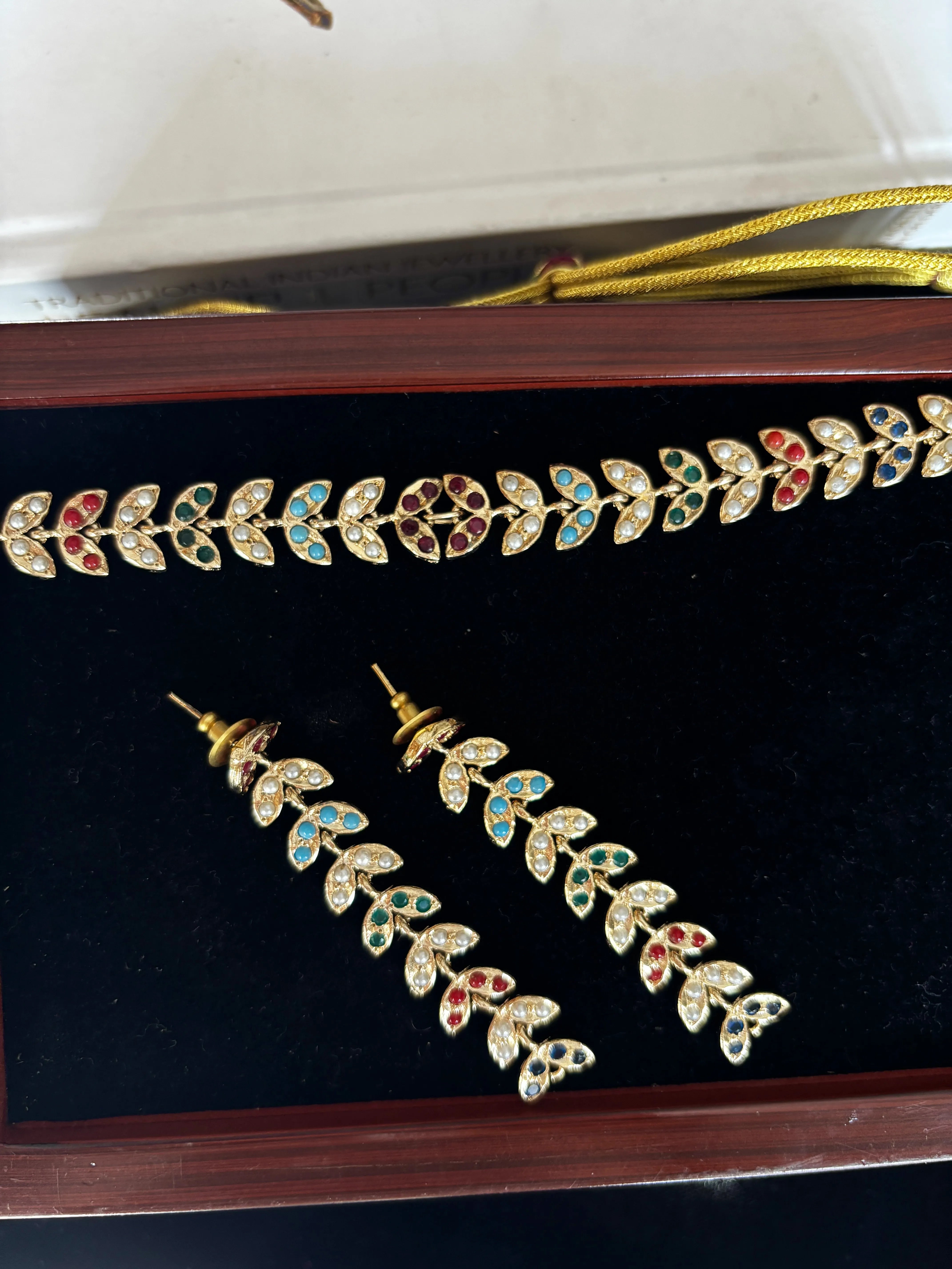 Navratna Jadau Choker
