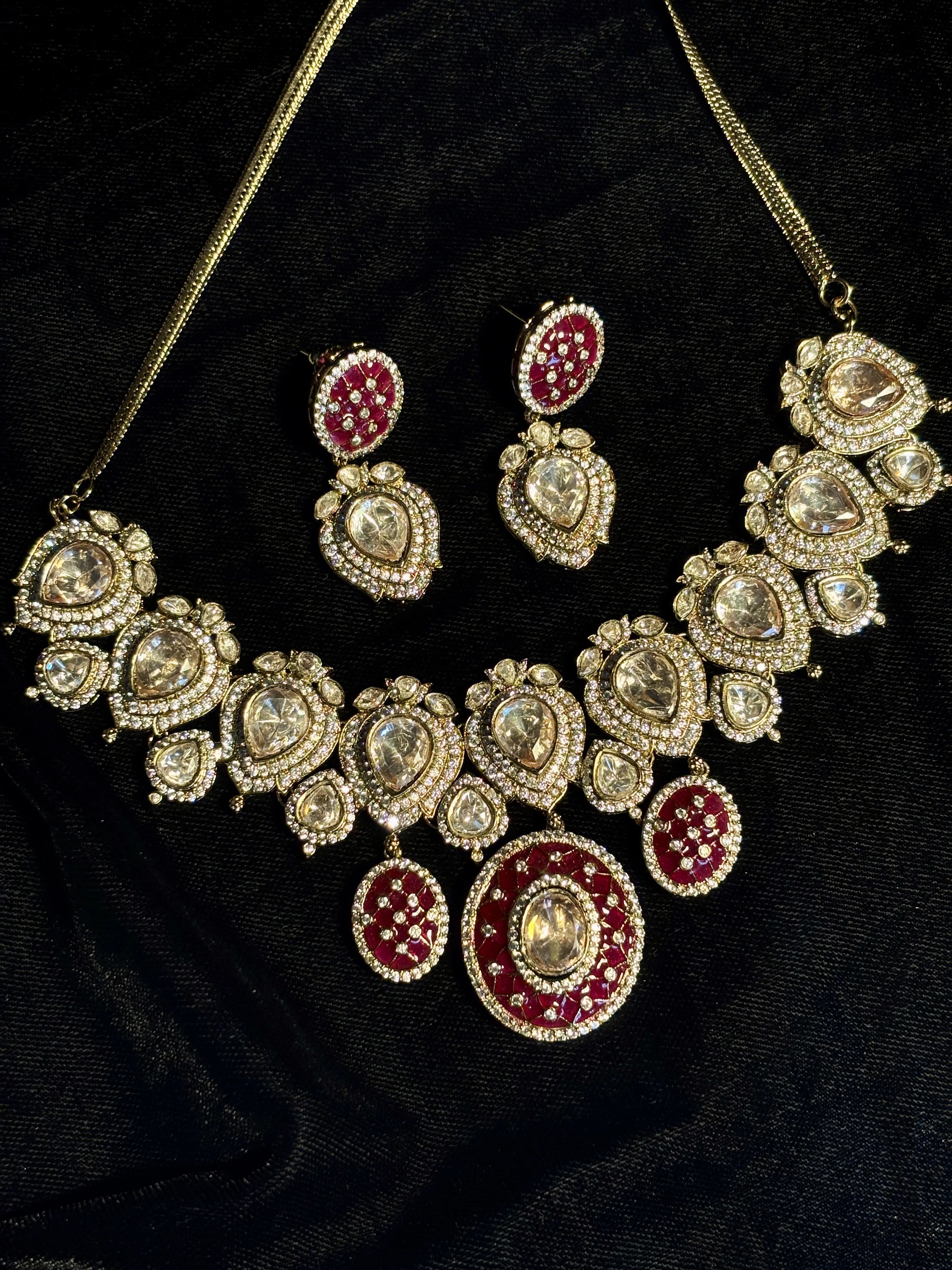 Riwaayat Victorian Necklace