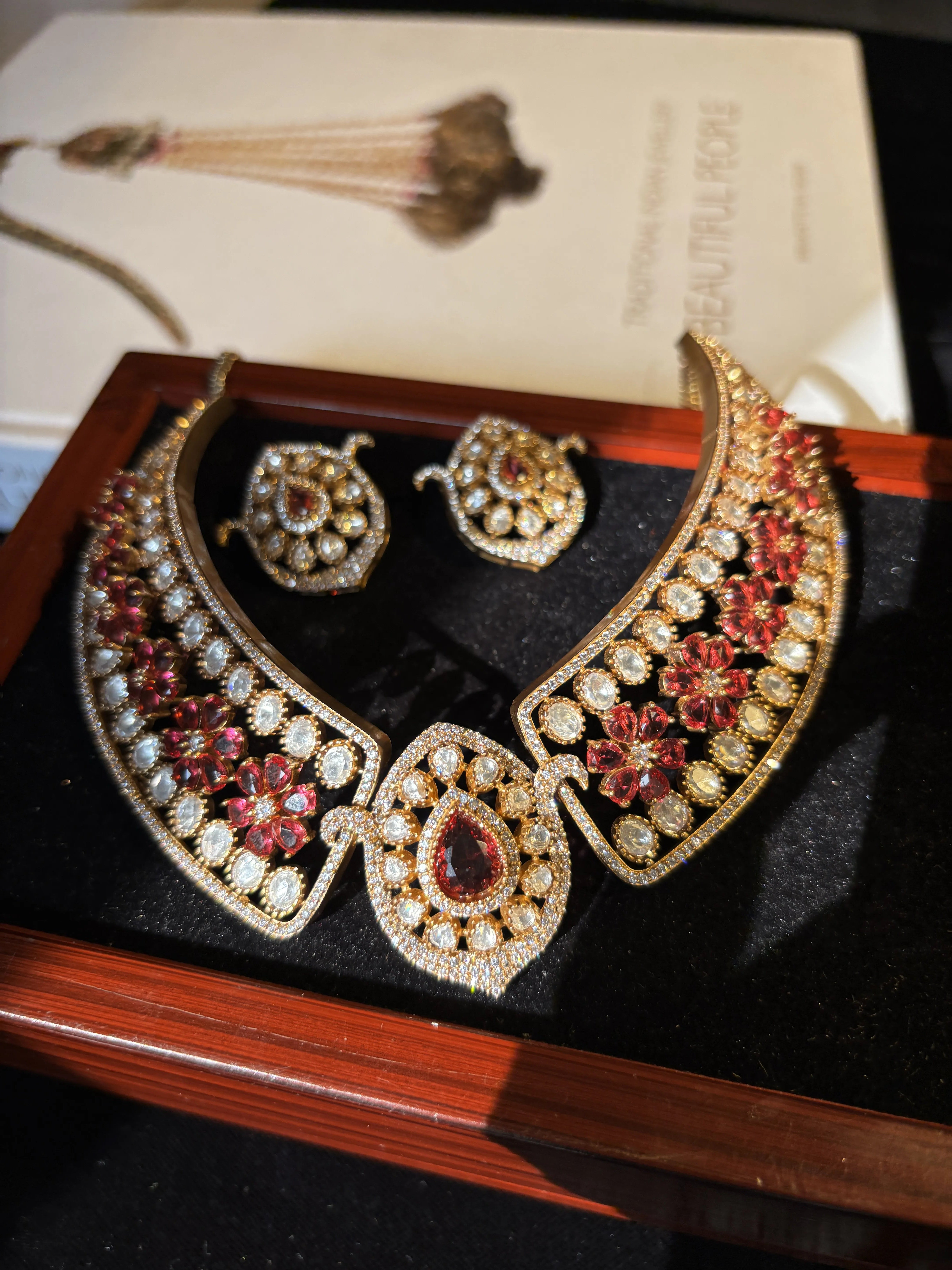 Rani Gulnaar Red Necklace