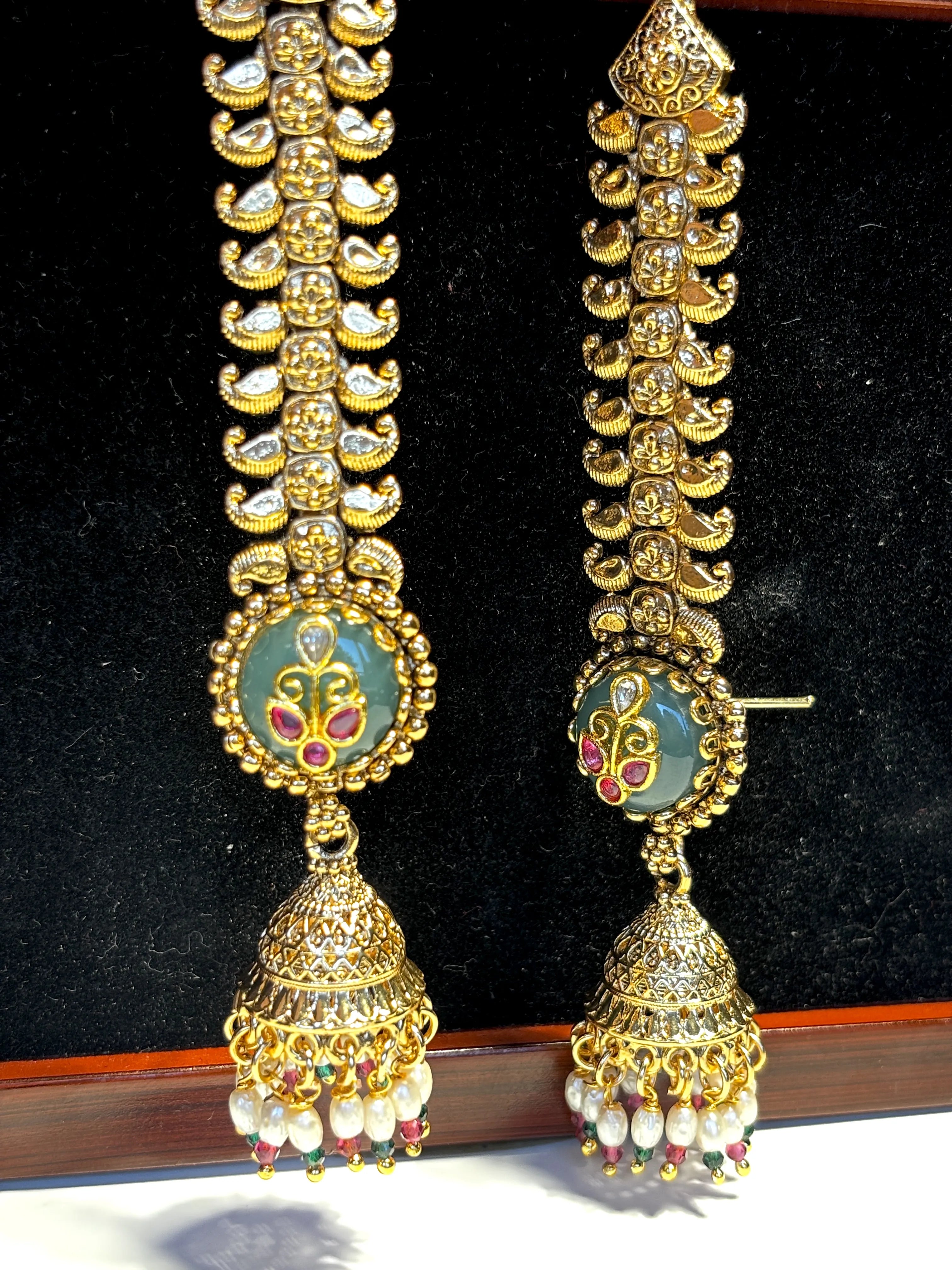Sunehra Sahara Jhumkas