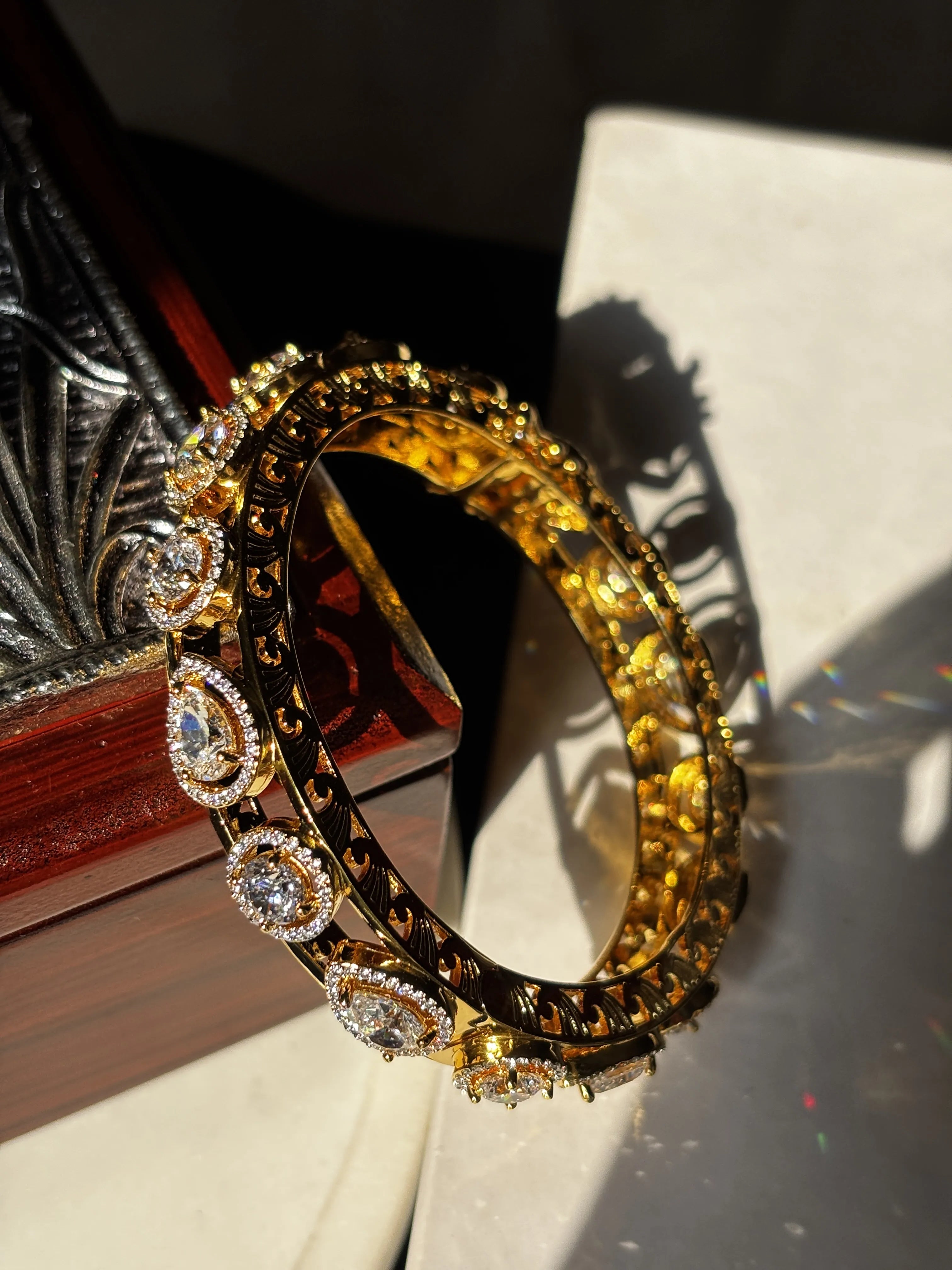 Golden Glow Classic Bangle