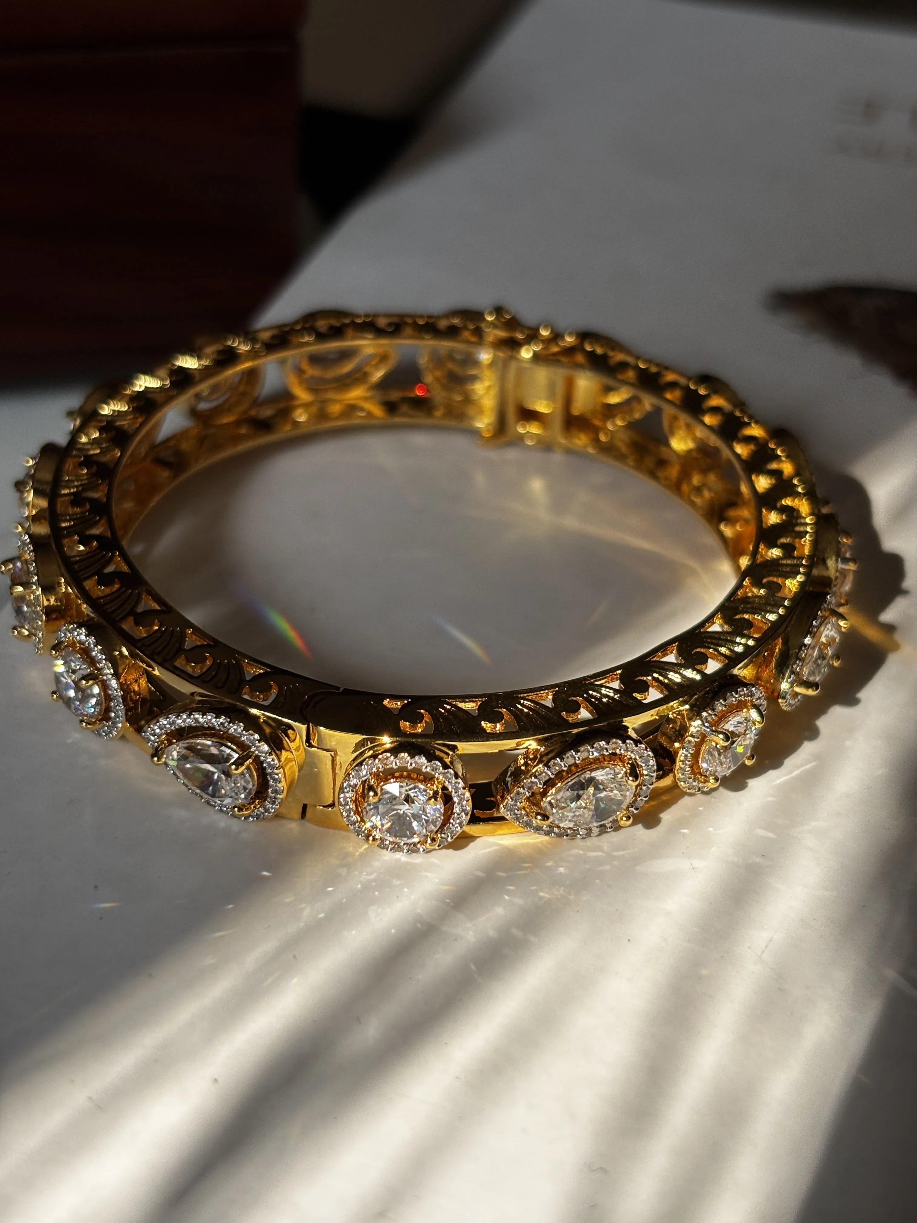 Golden Glow Classic Bangle