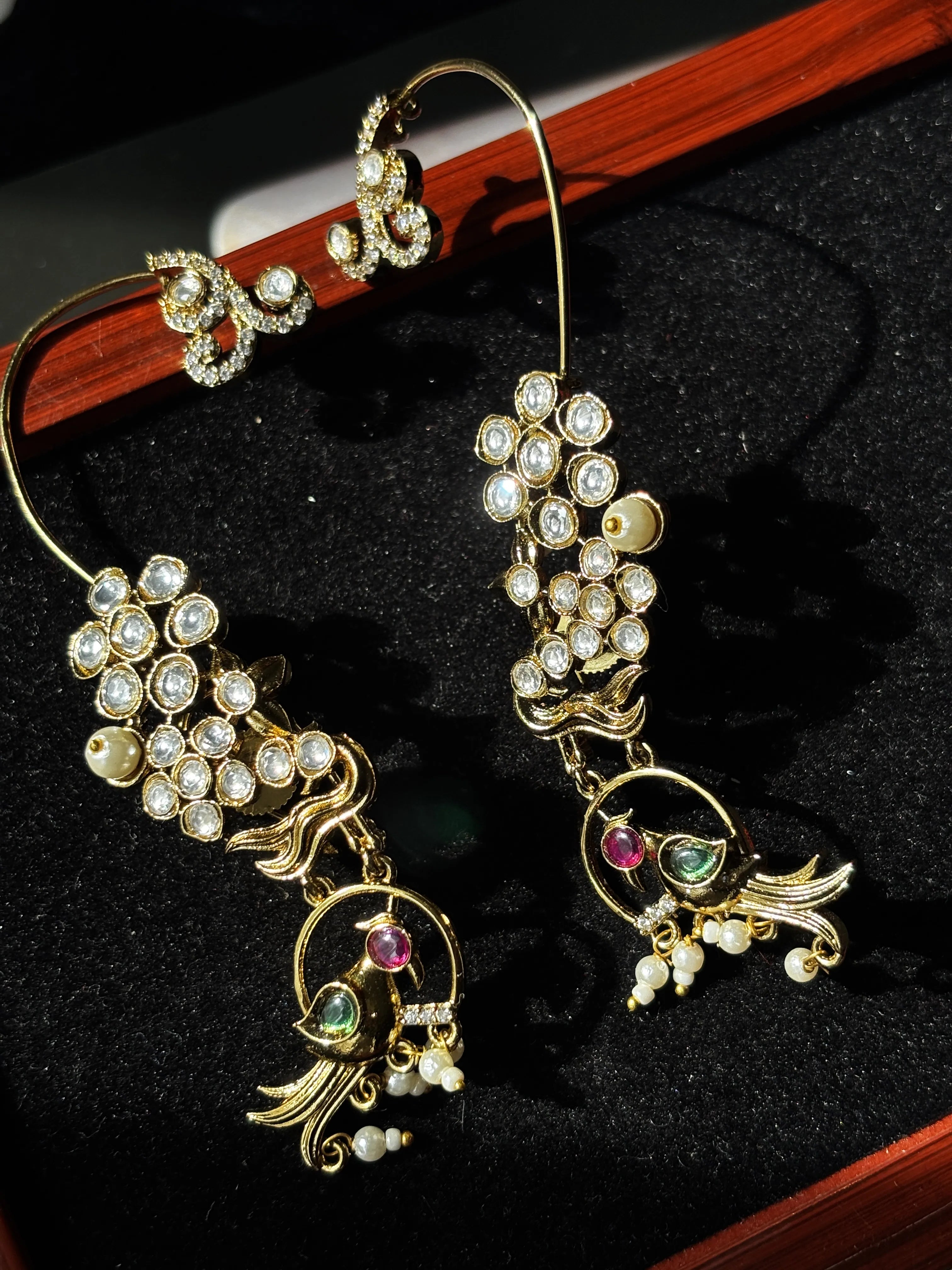 Radiant Wraparound Earcrawler