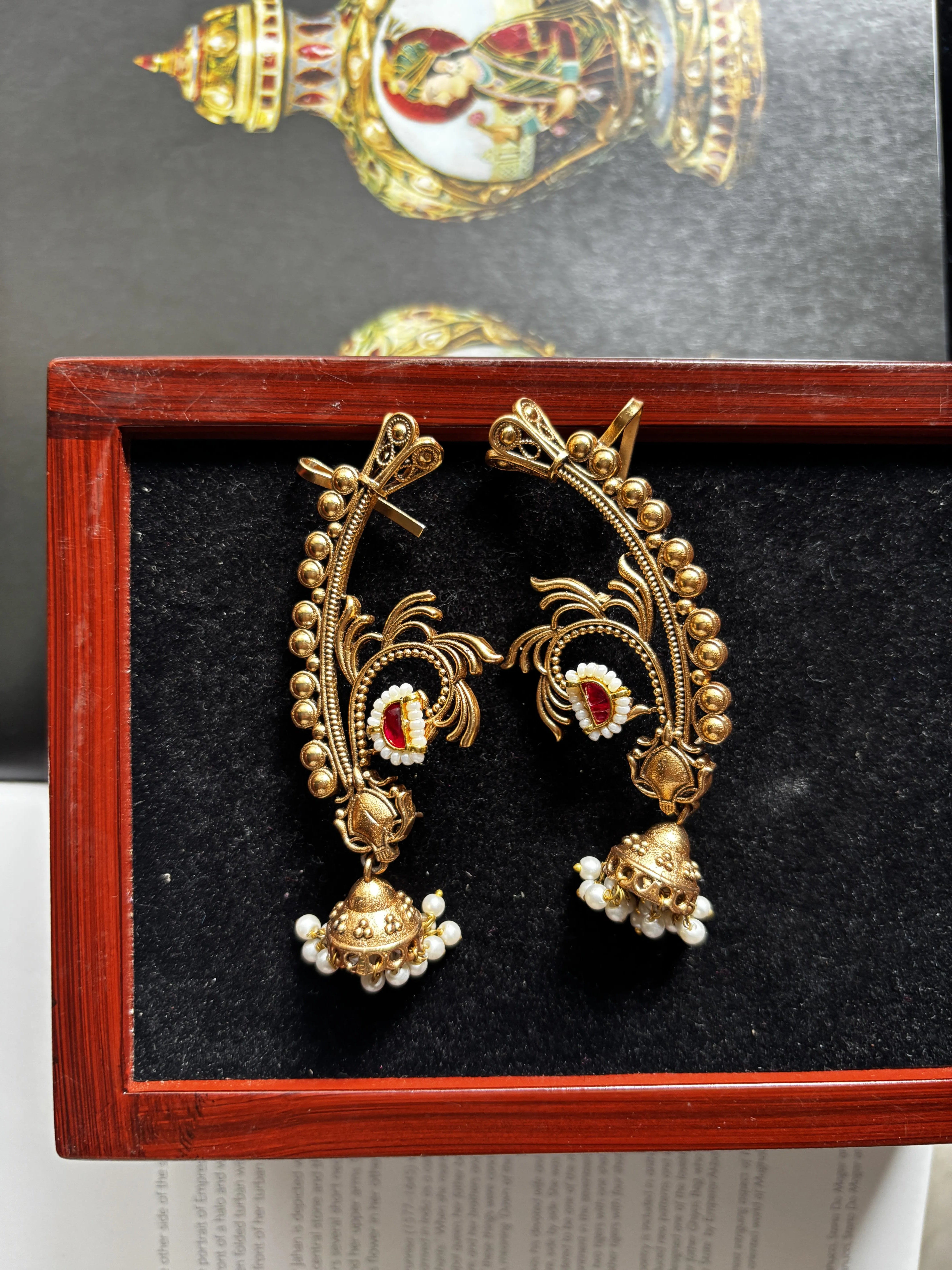 Shringaram Earcrawlers