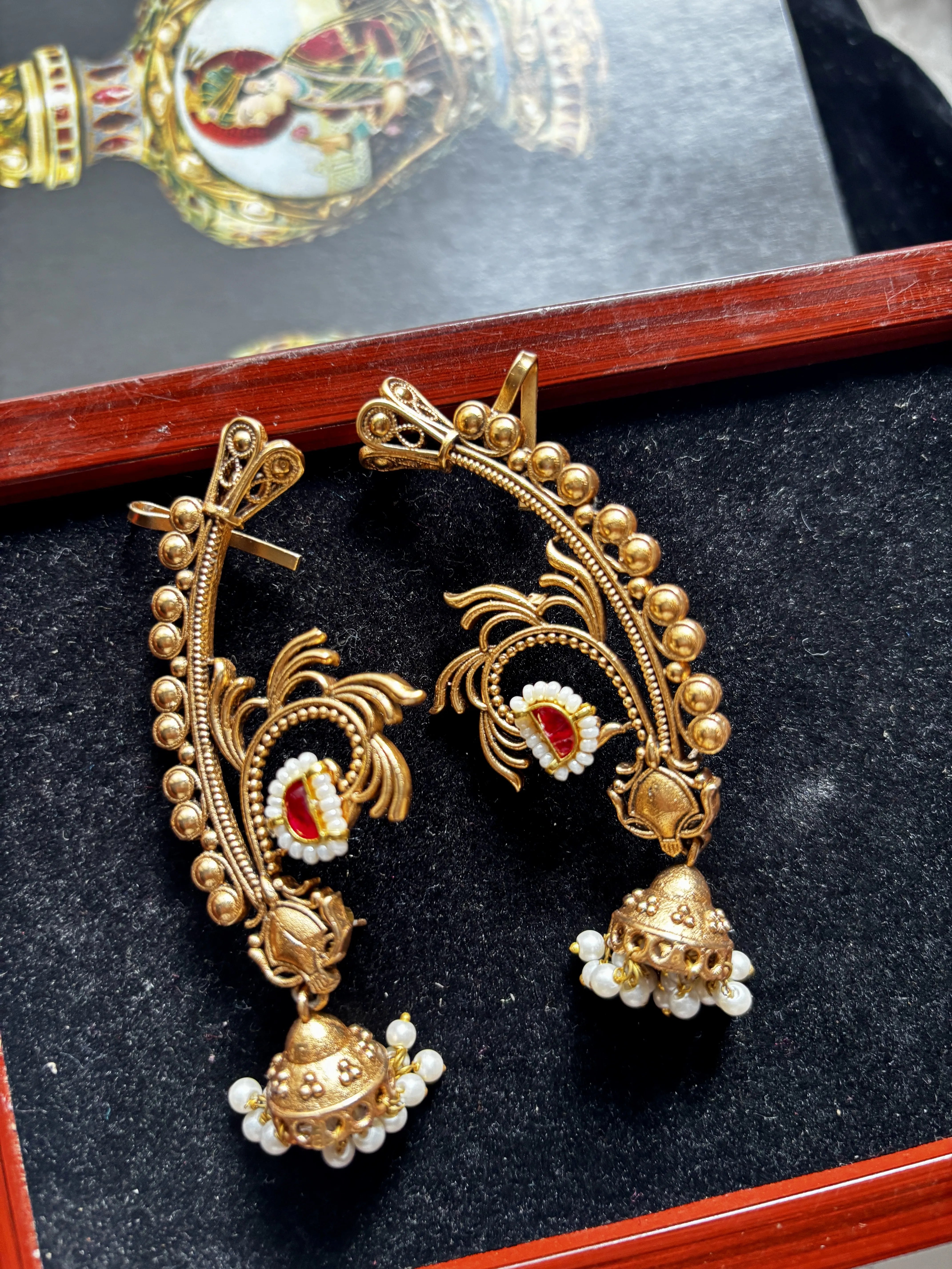 Shringaram Earcrawlers