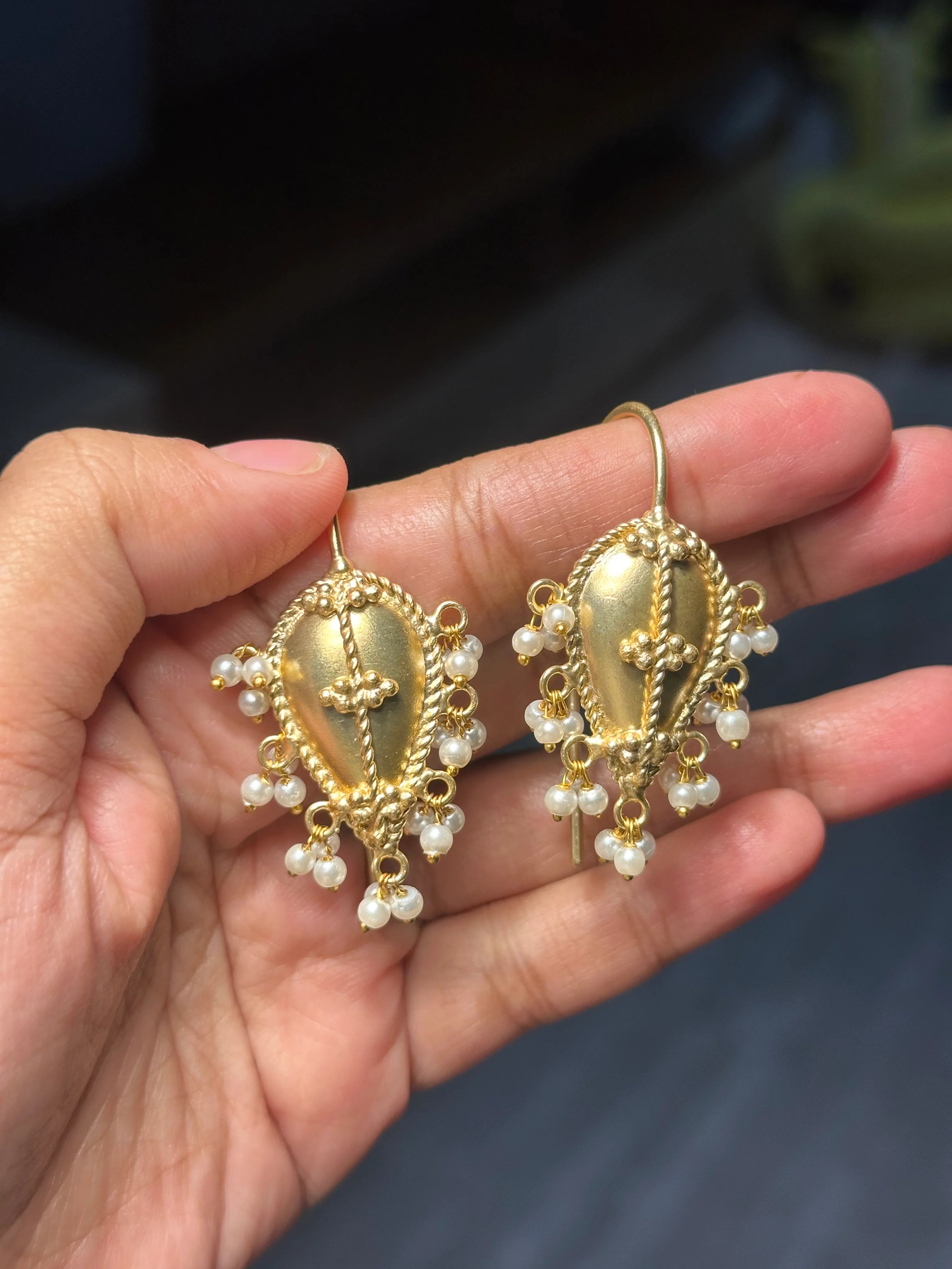 Midas Pearl Muse Ear Cuff