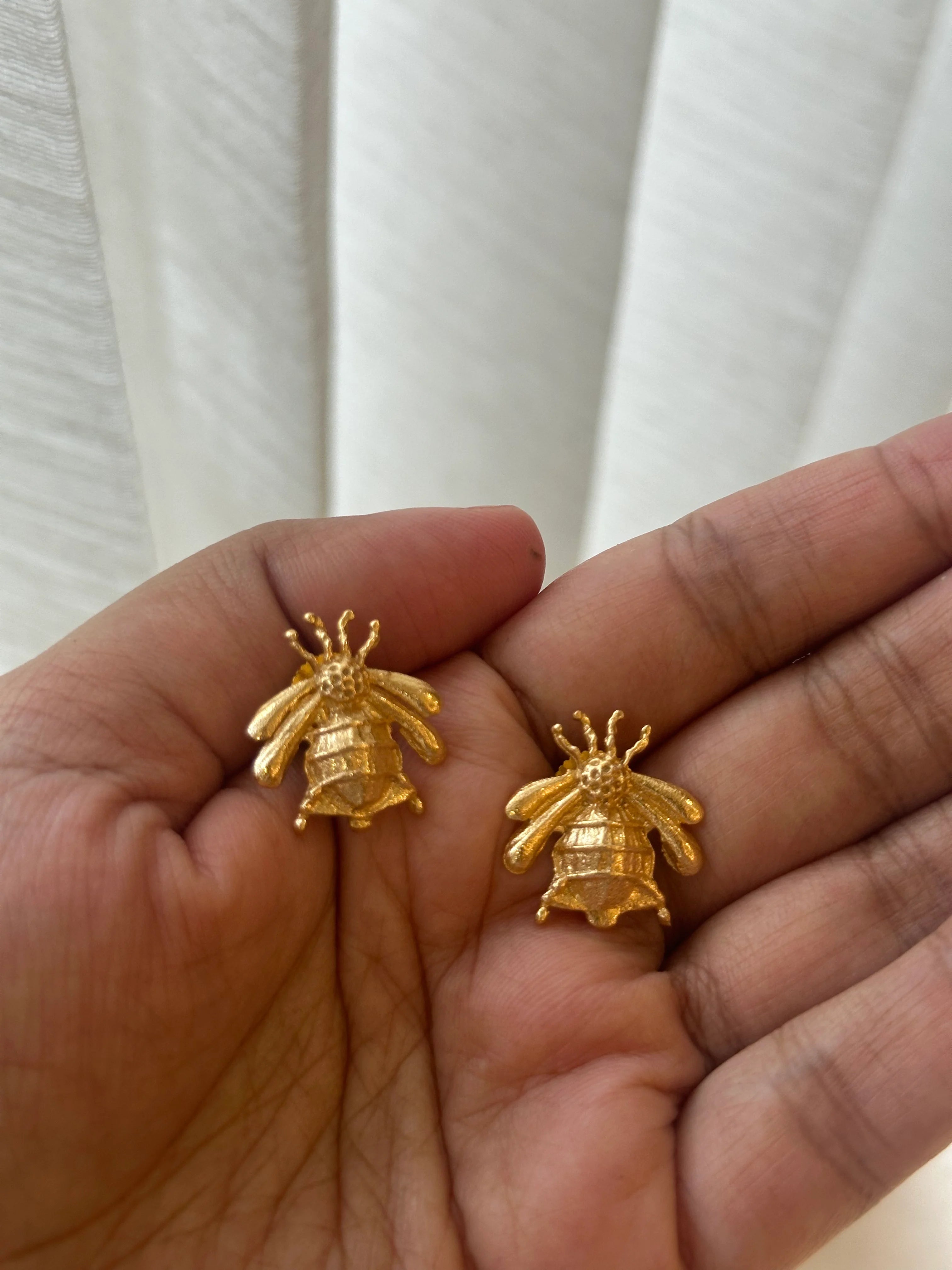 Midas Sweet Bee Studs
