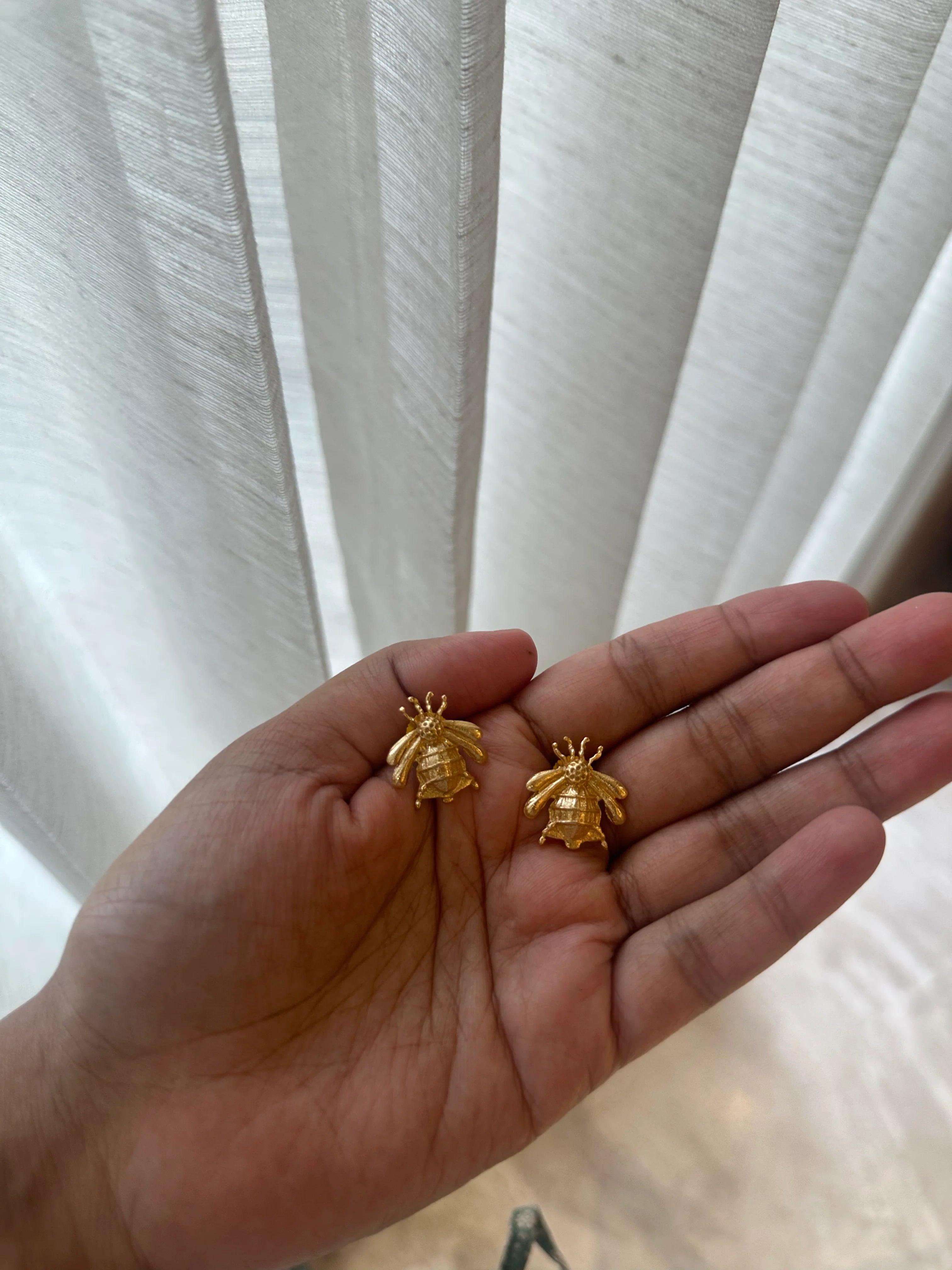 Midas Sweet Bee Studs