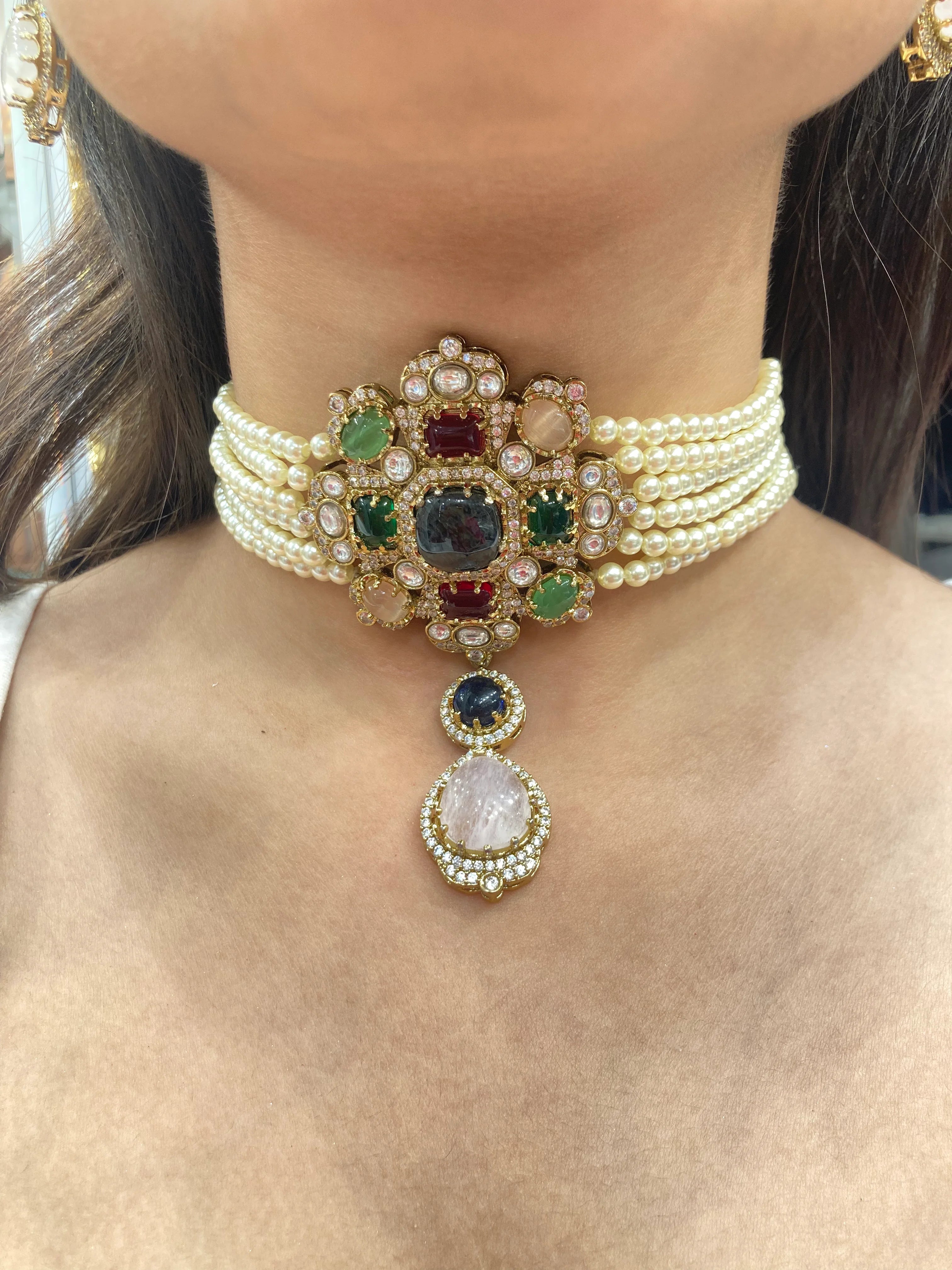 Regalia Choker With White Pearls