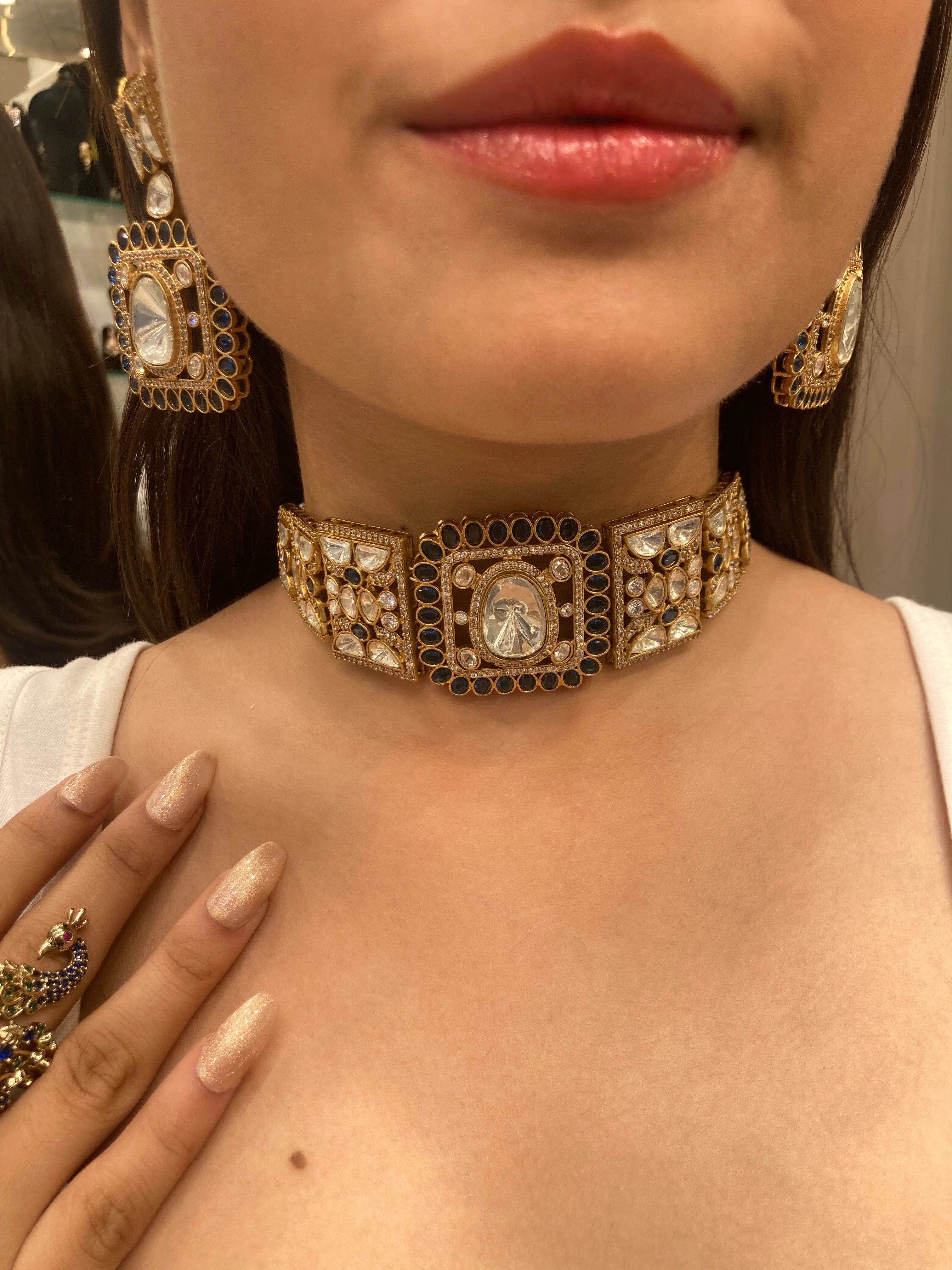 Maahi Blue choker