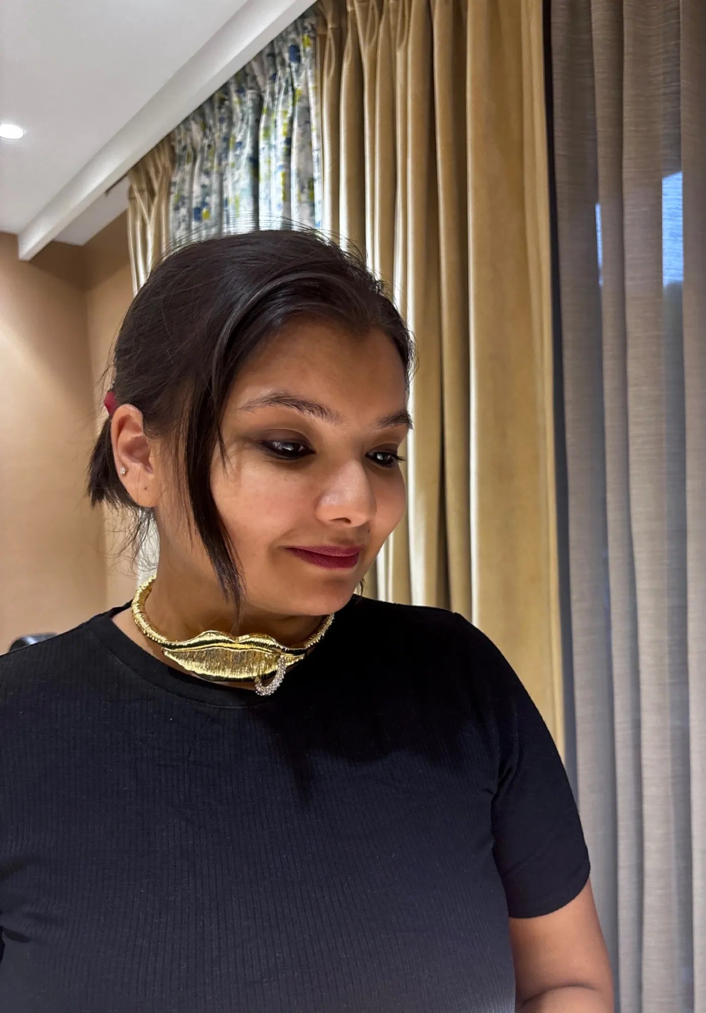 Starlight Golden Kiss Neckcuff