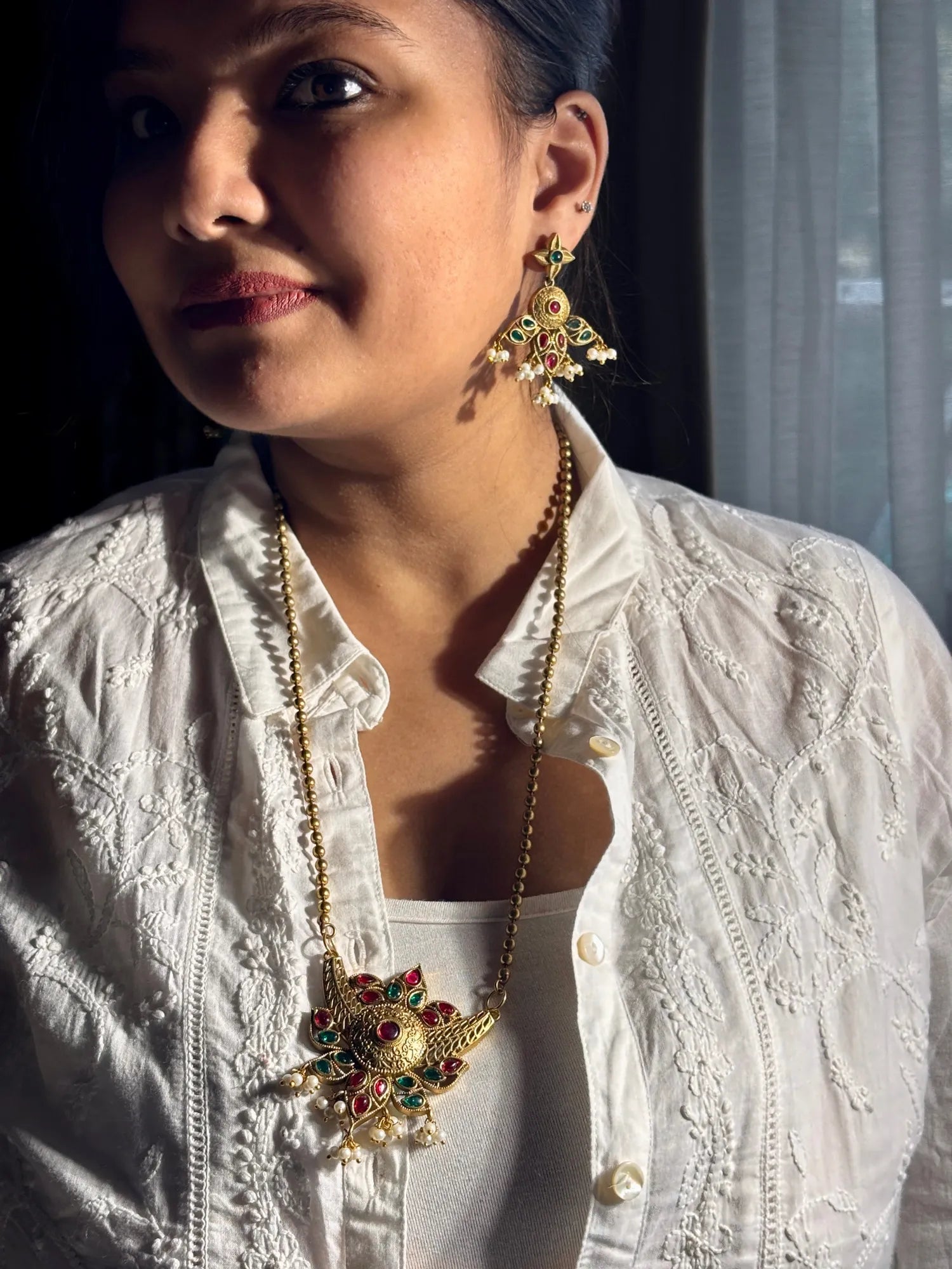 Suvarna Pendant Set