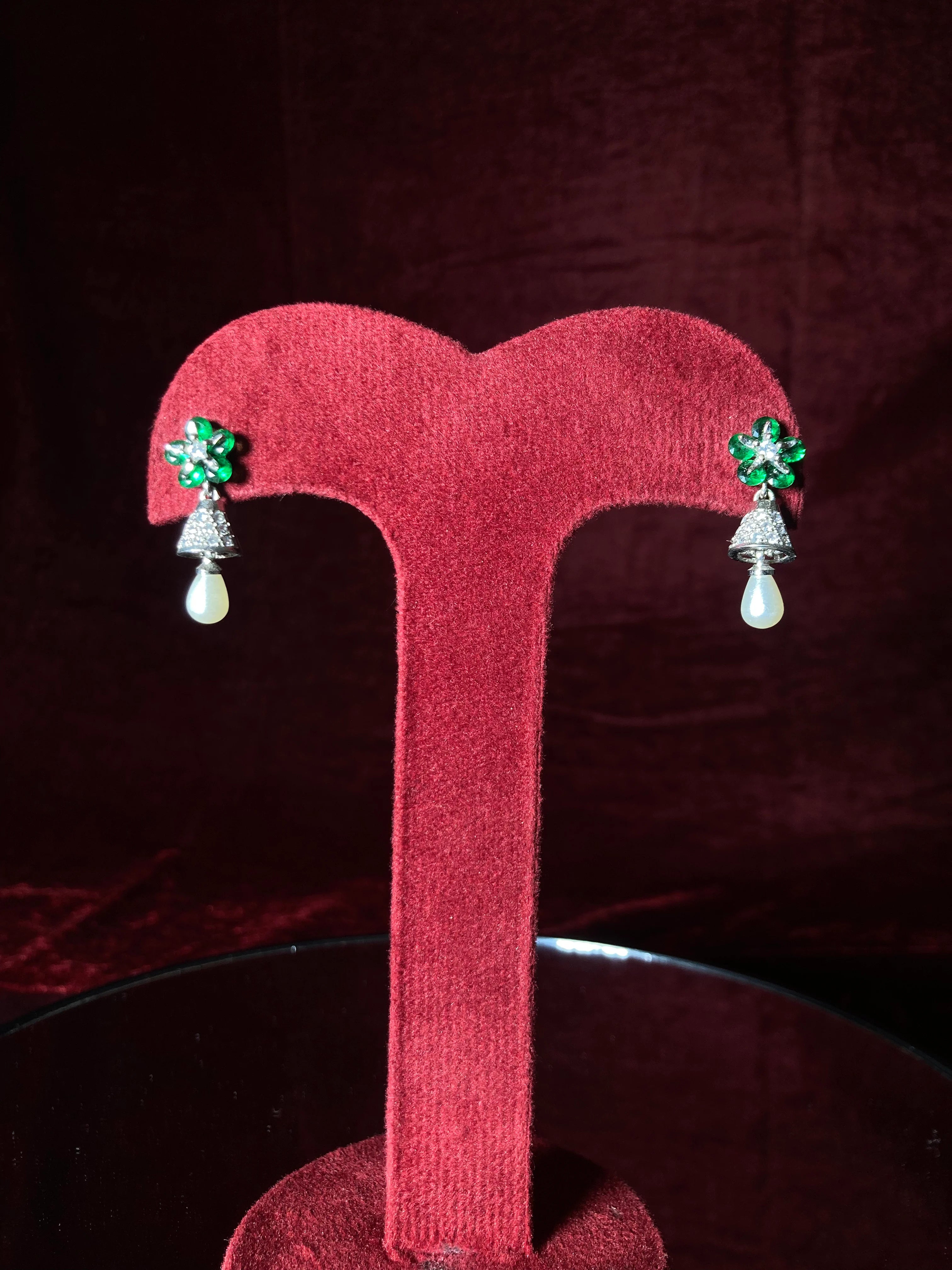 EARRING.