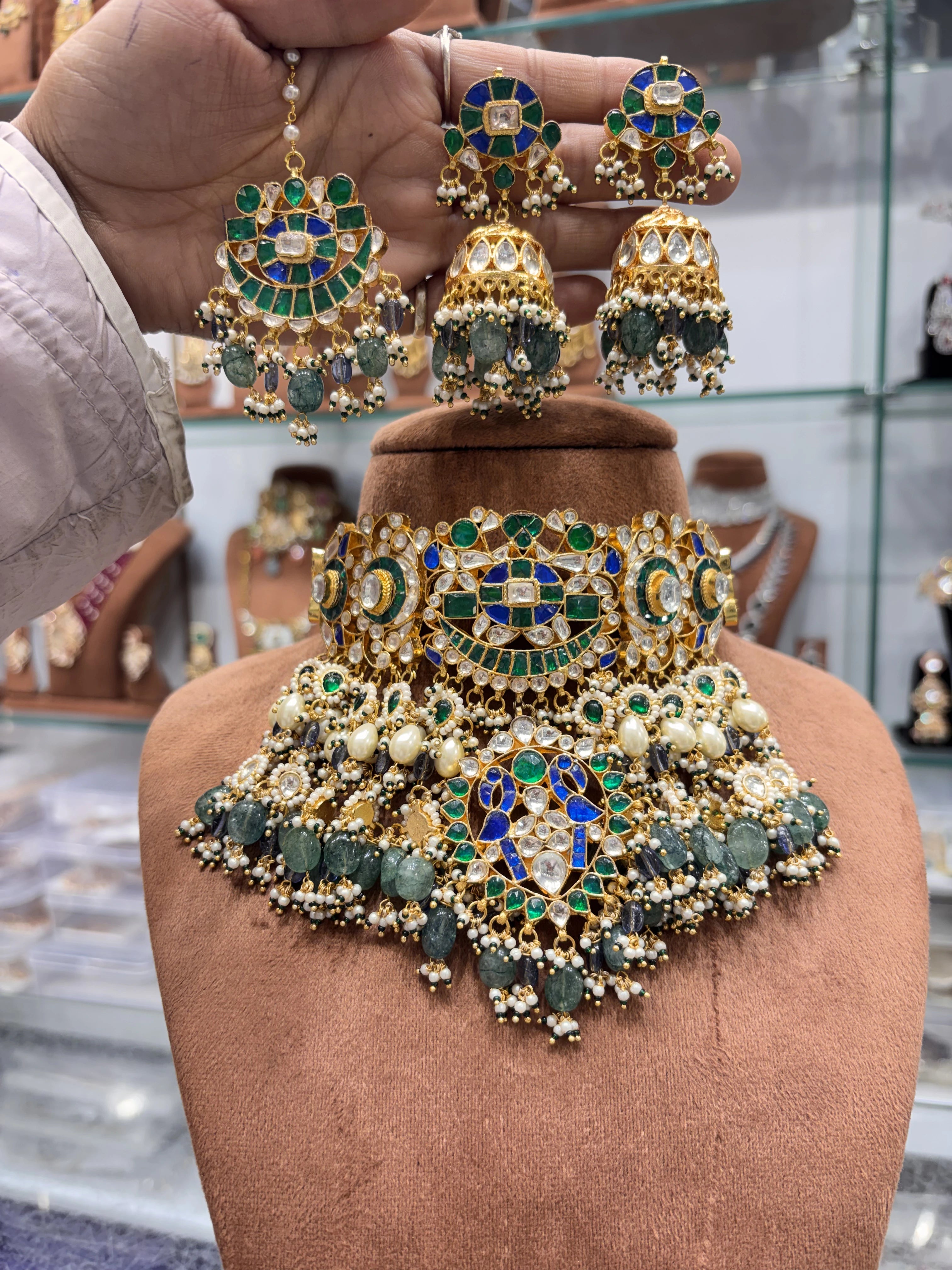 Imperial Noor Choker Set