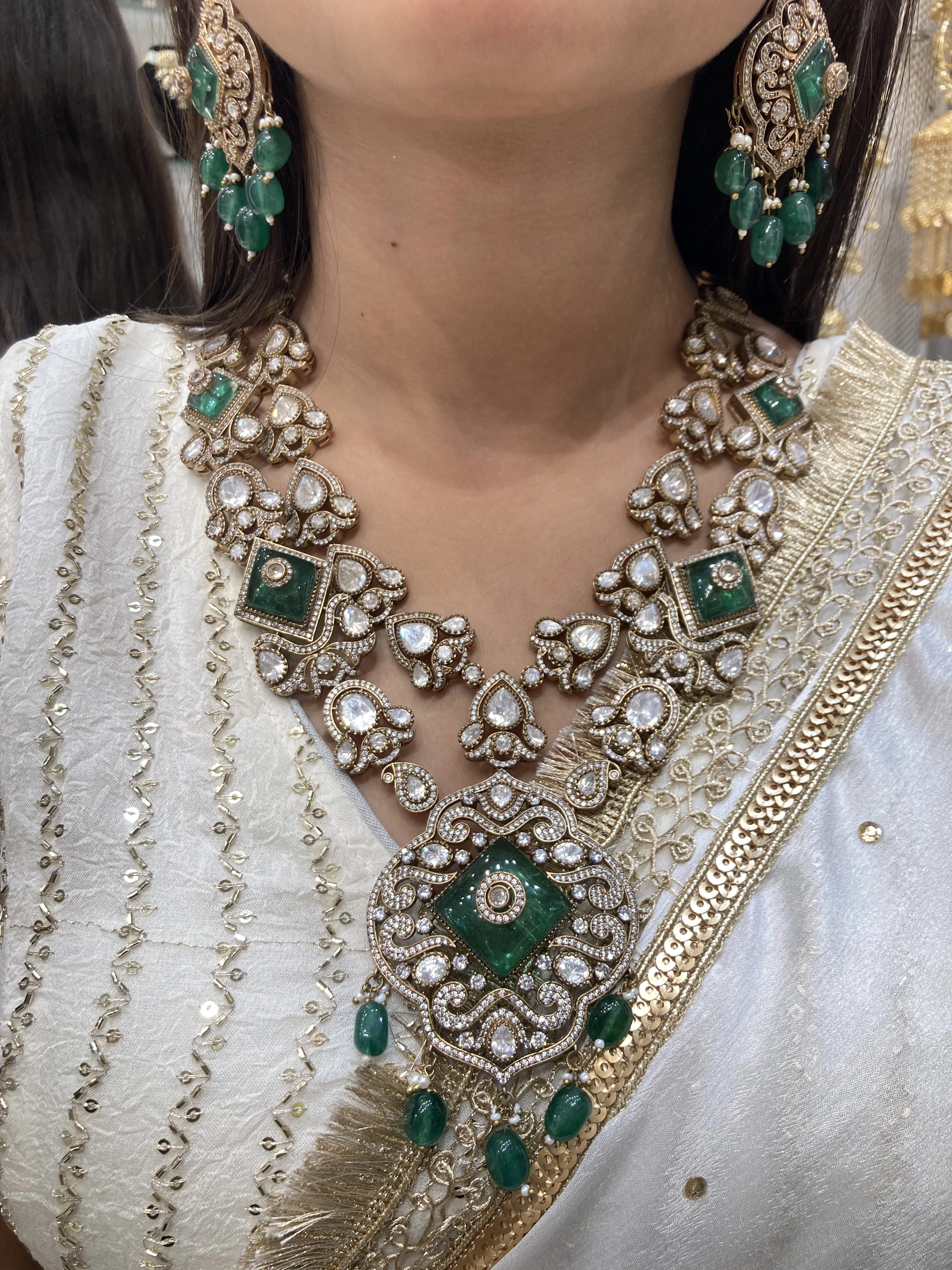 Sasha Long Necklace With Green Stones