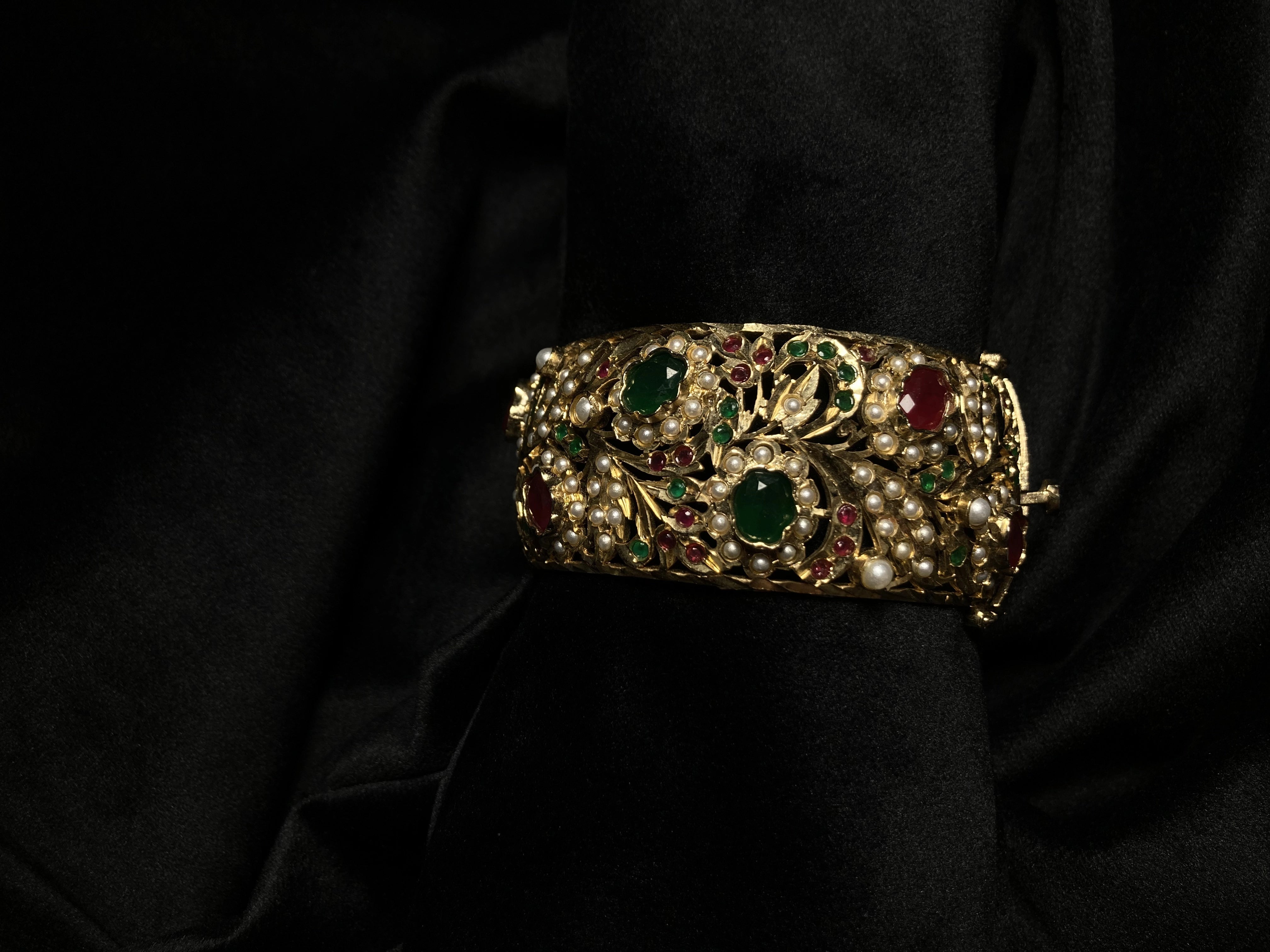 Kamalini Red Green Jadau Kada