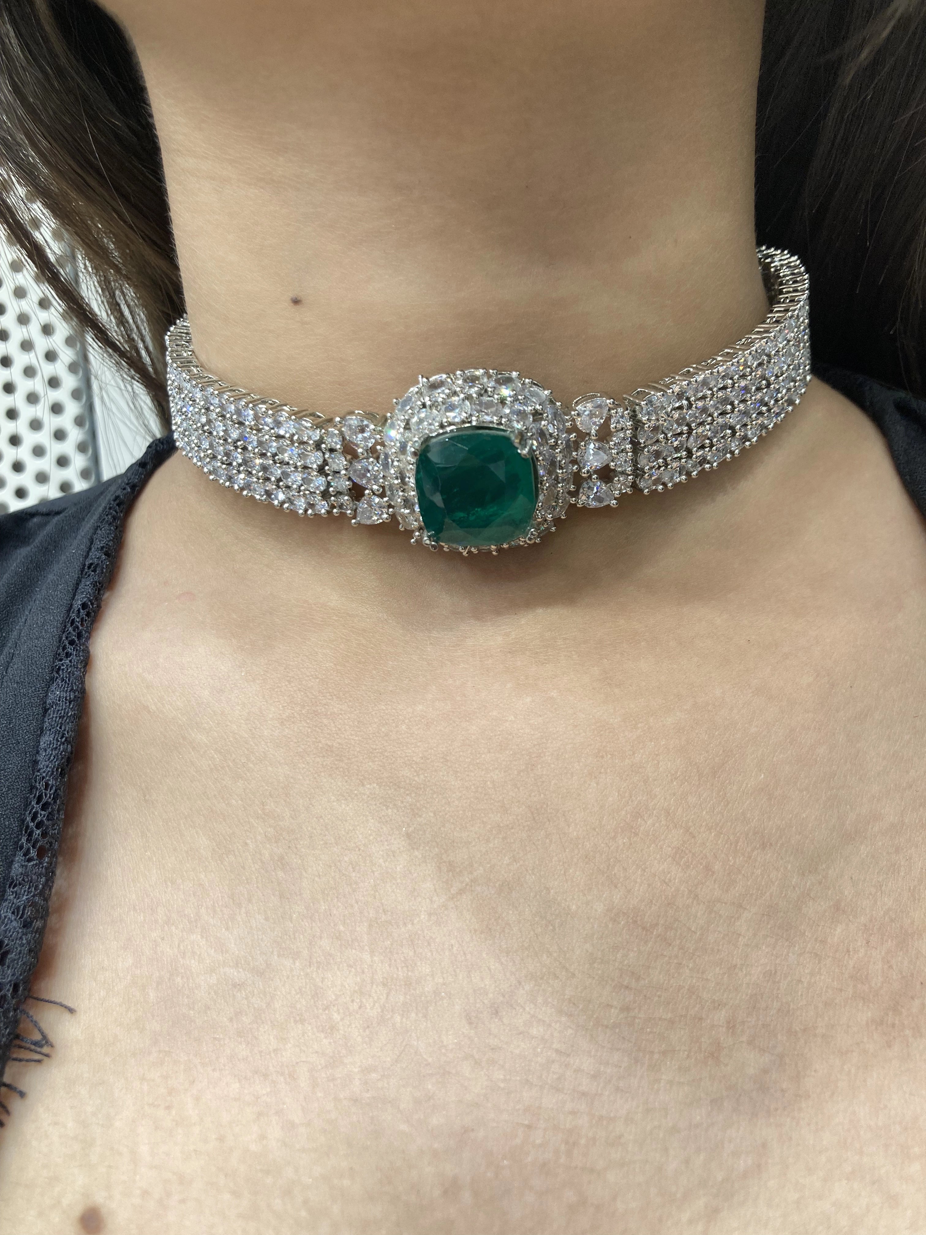 Statement Choker with Emerald Centrepiece