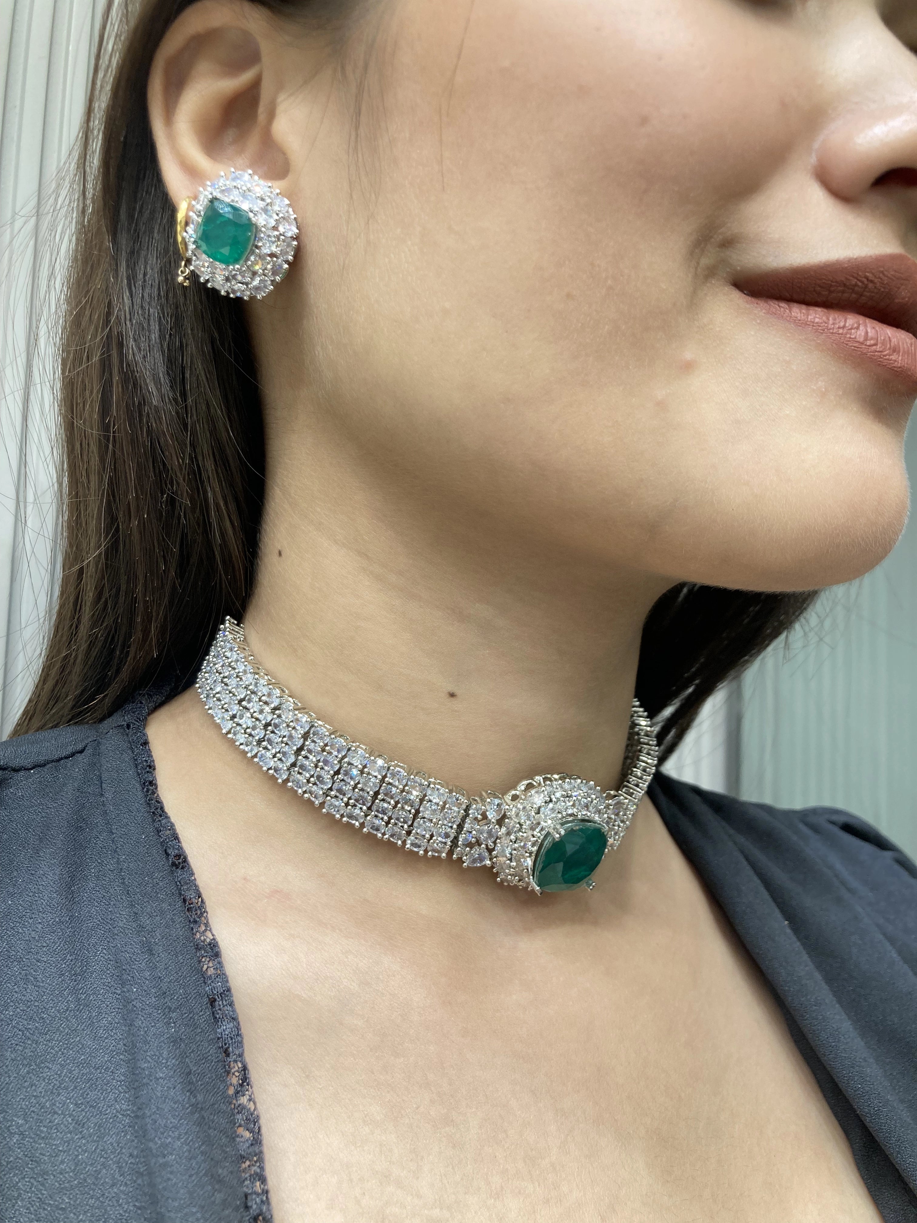 Statement Choker with Emerald Centrepiece