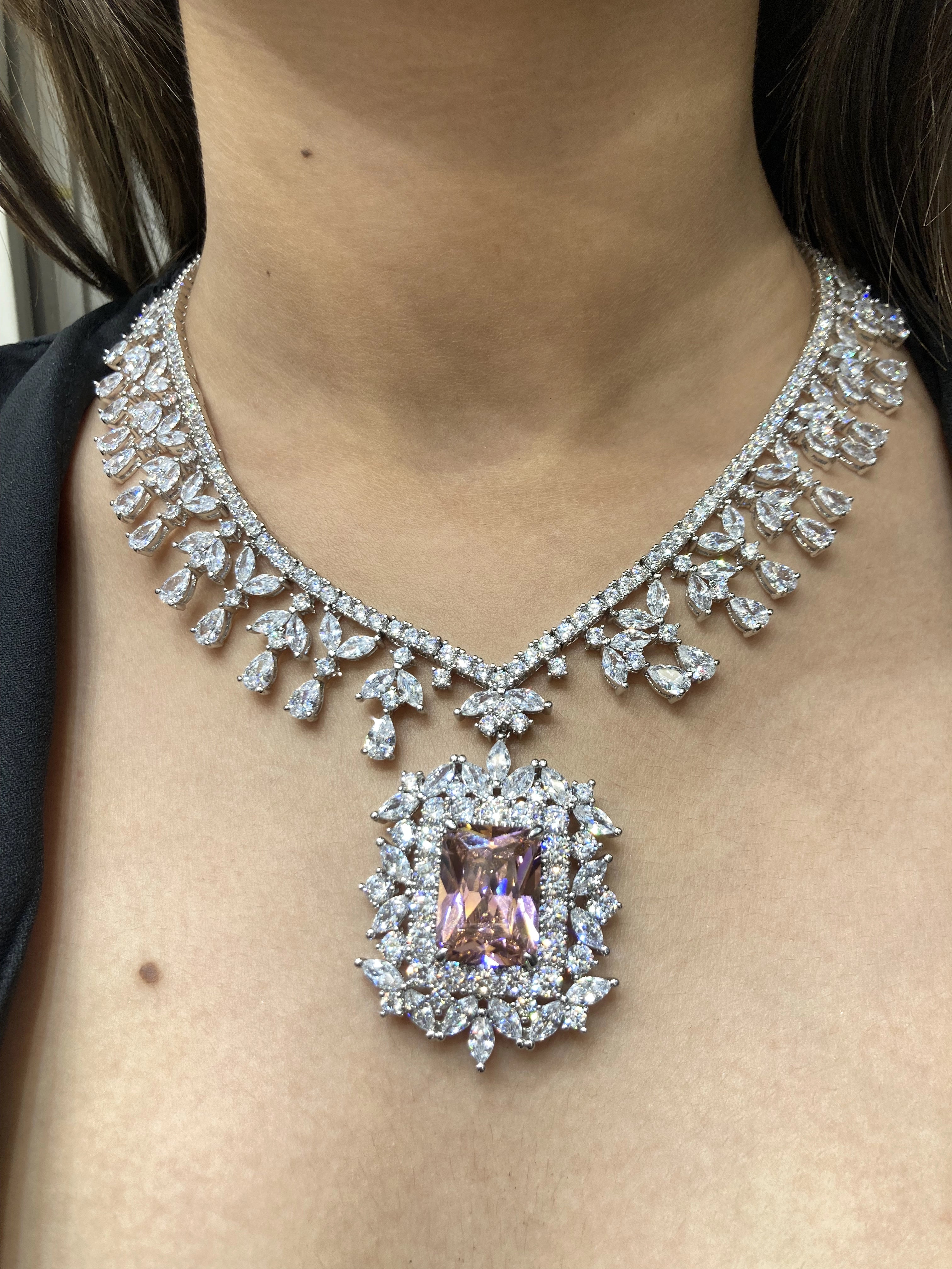 Aurora Sapphire Pendant Set