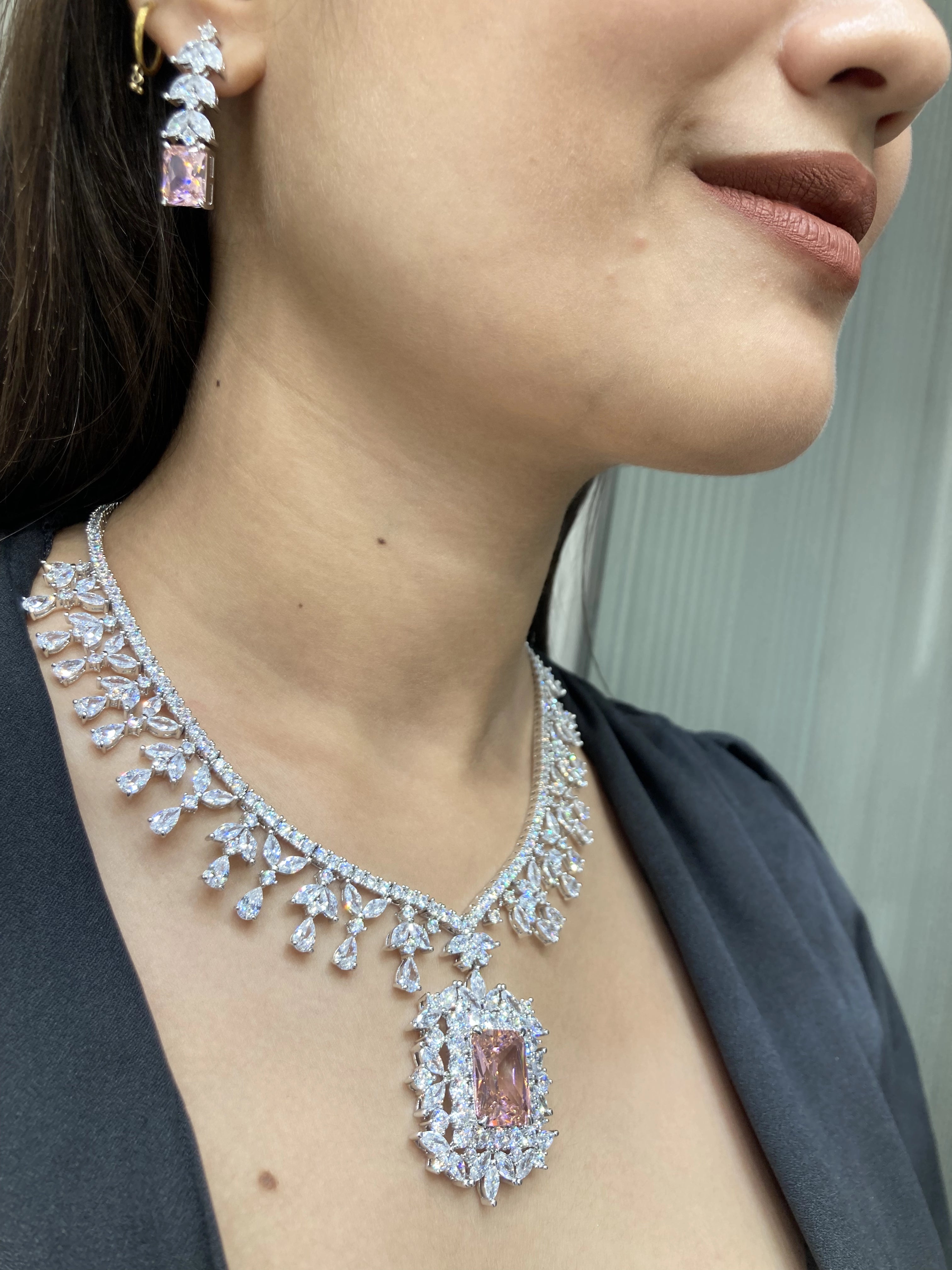 Aurora Sapphire Pendant Set