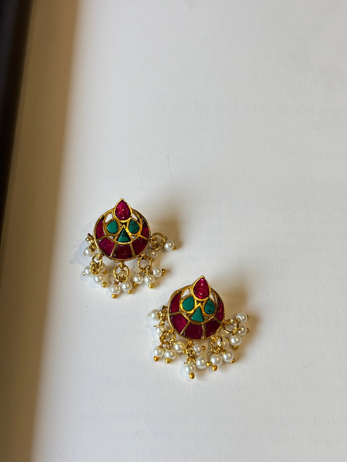 Turquoise and Red Bugadi
