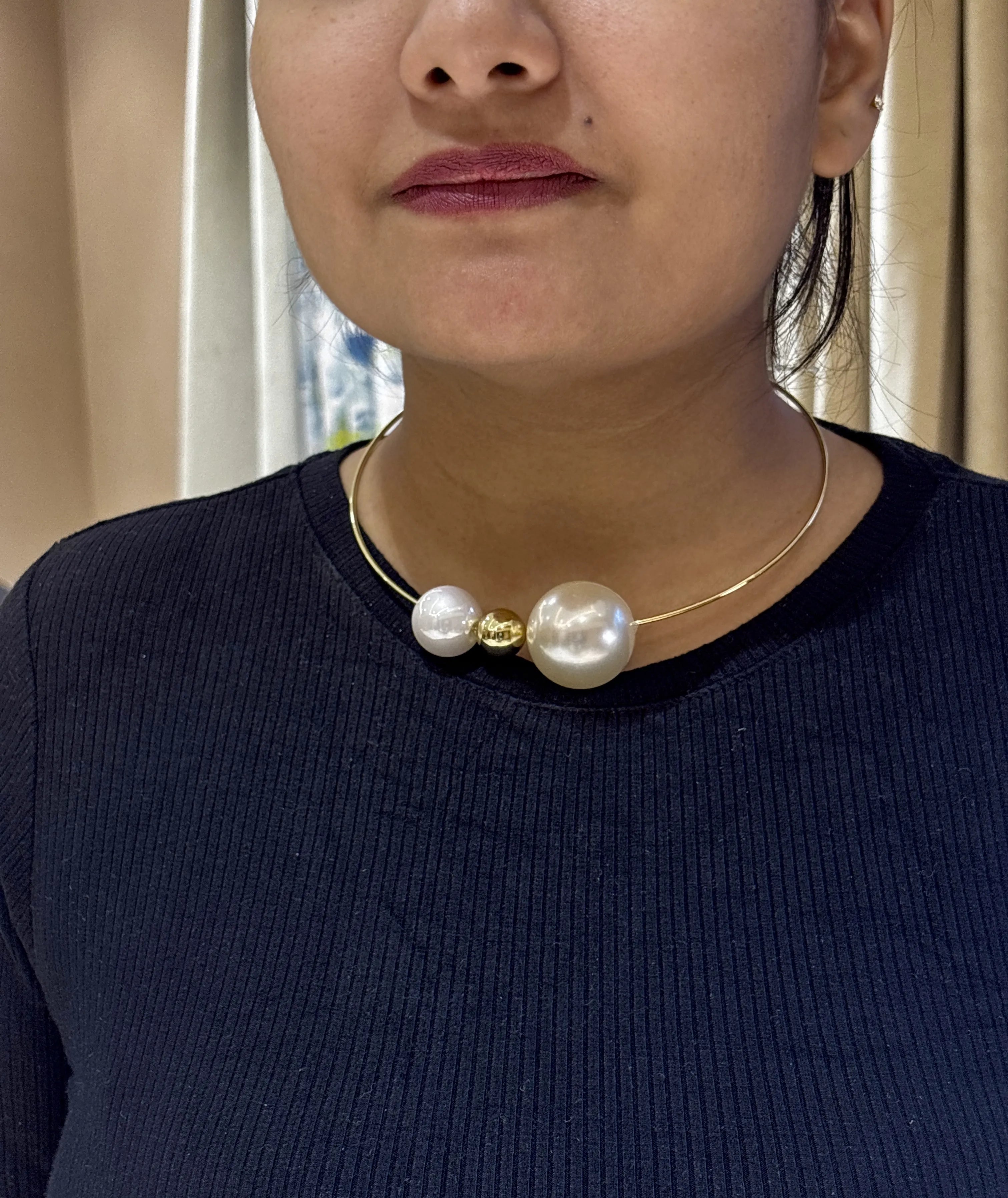 Minimal Pearl Torque Choker