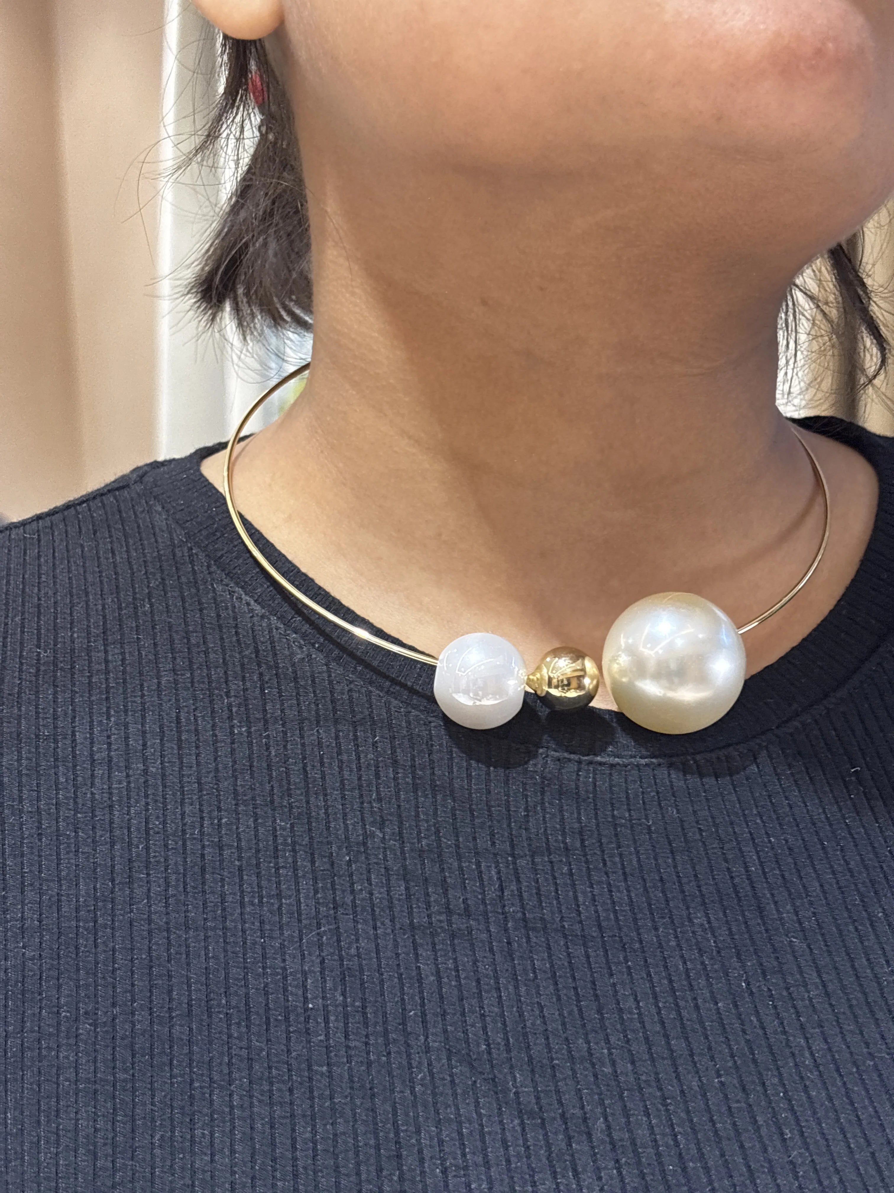 Minimal Pearl Torque Choker