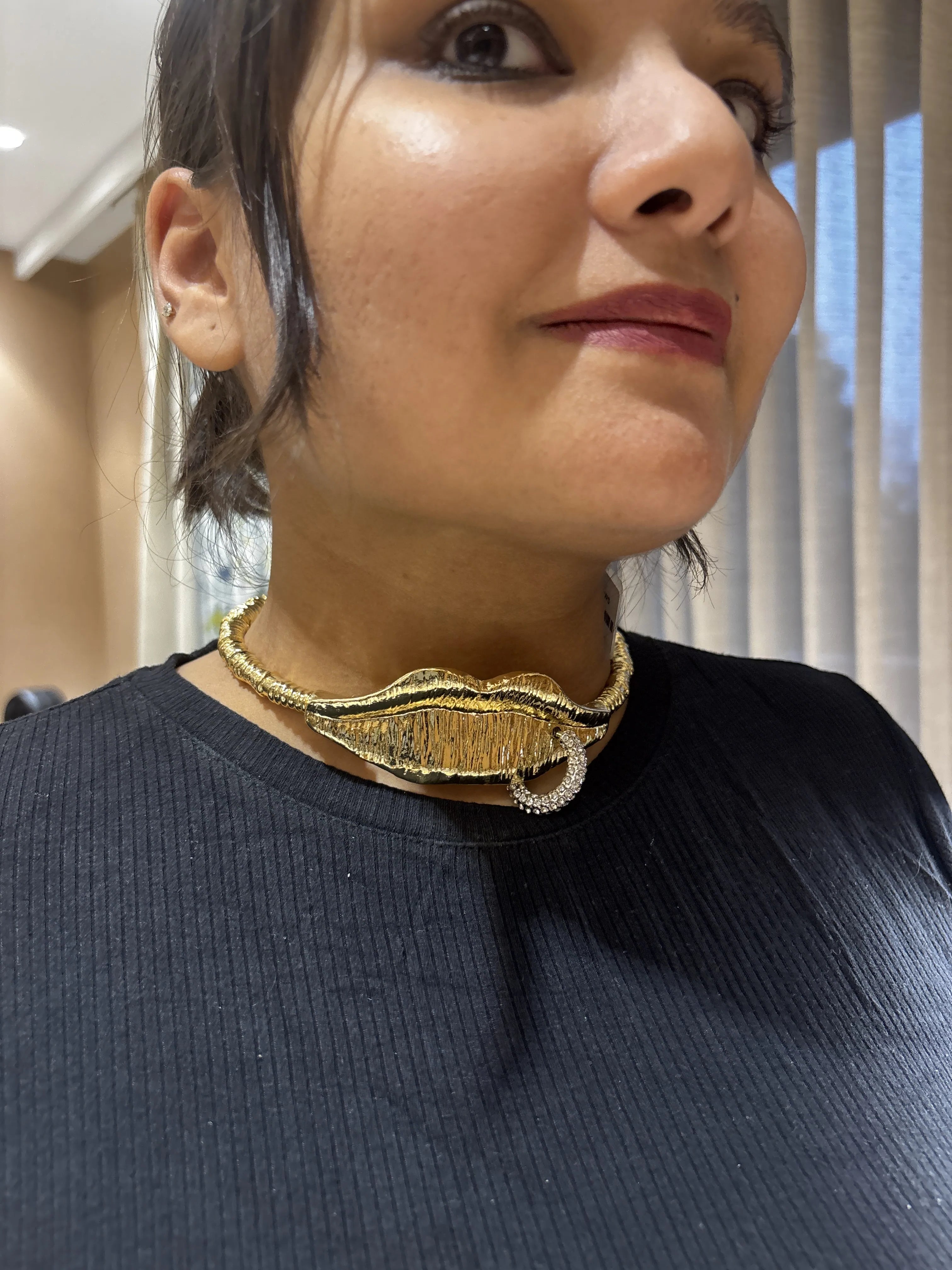 Starlight Golden Kiss Neckcuff