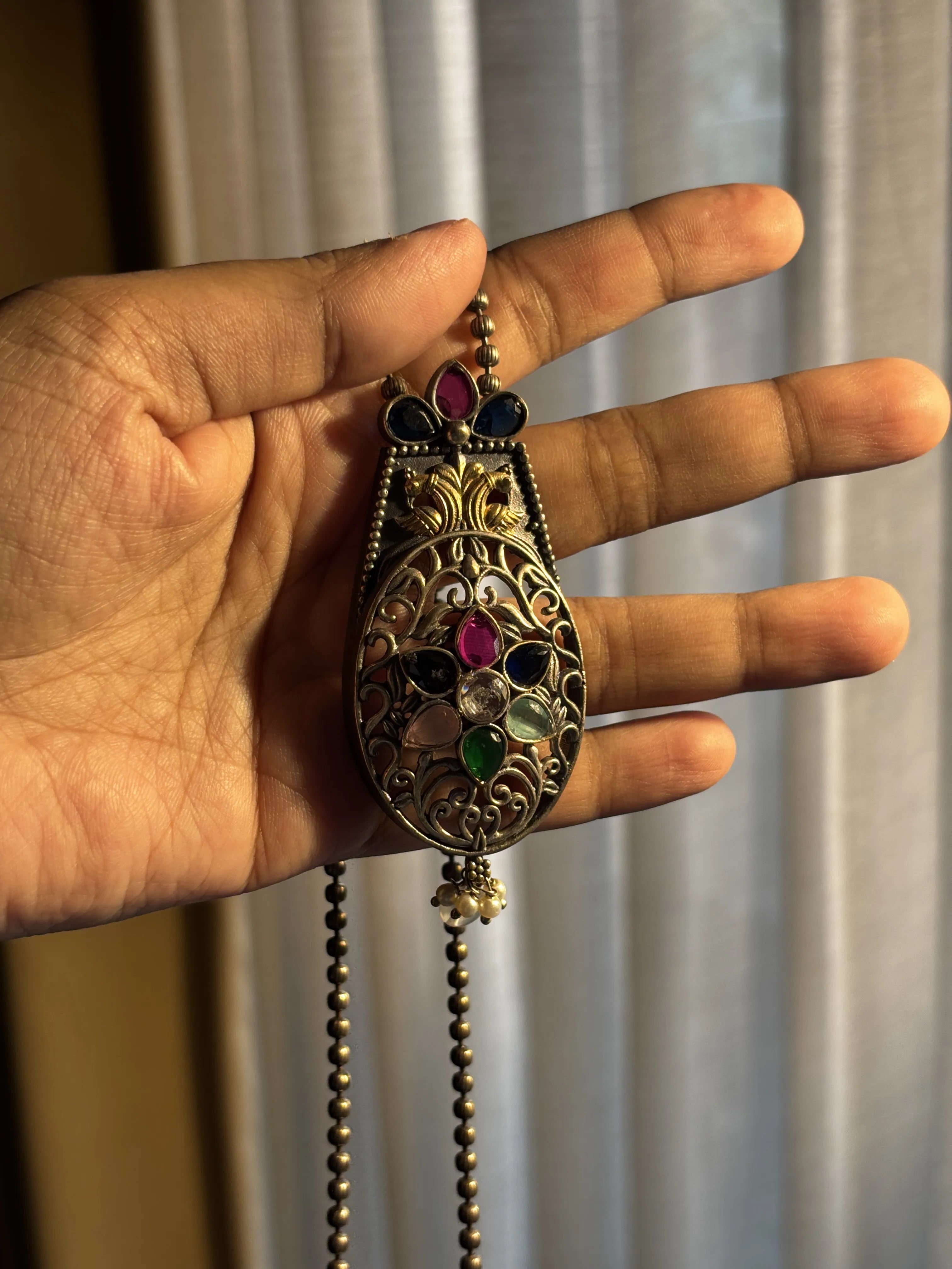 Ziya E Raat Pendant Set