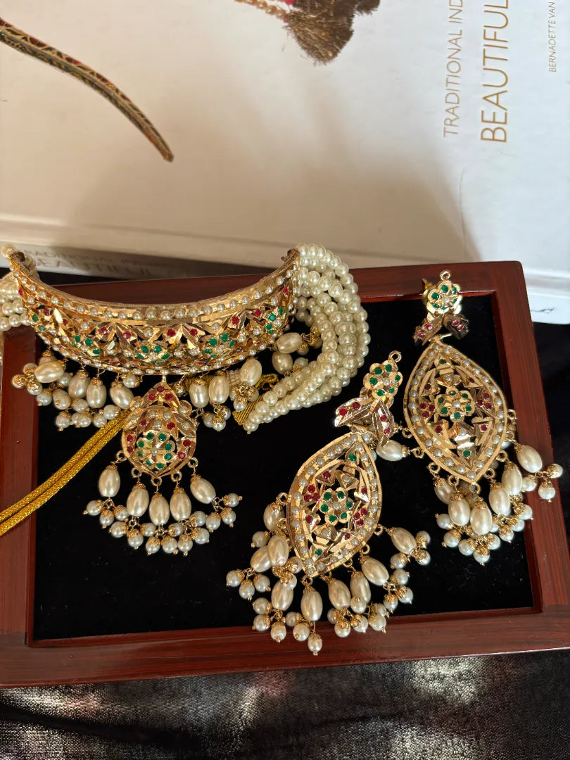 Gulmeher Jadau Choker