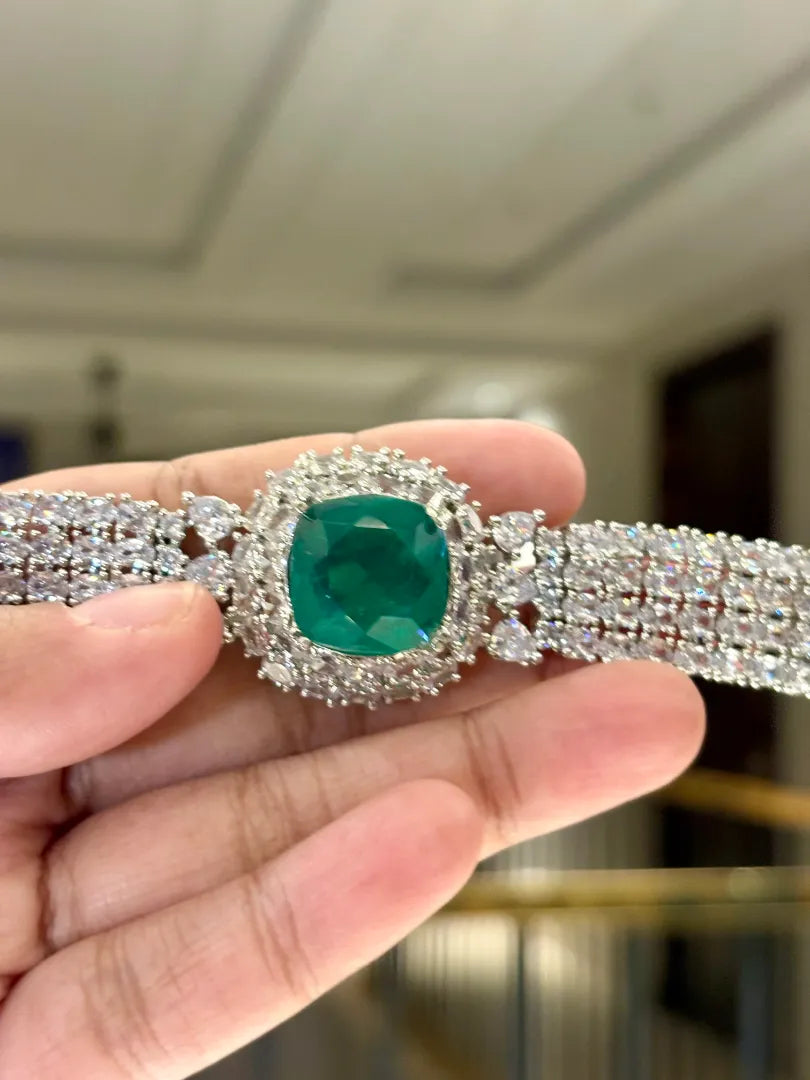 Statement Choker with Emerald Centrepiece